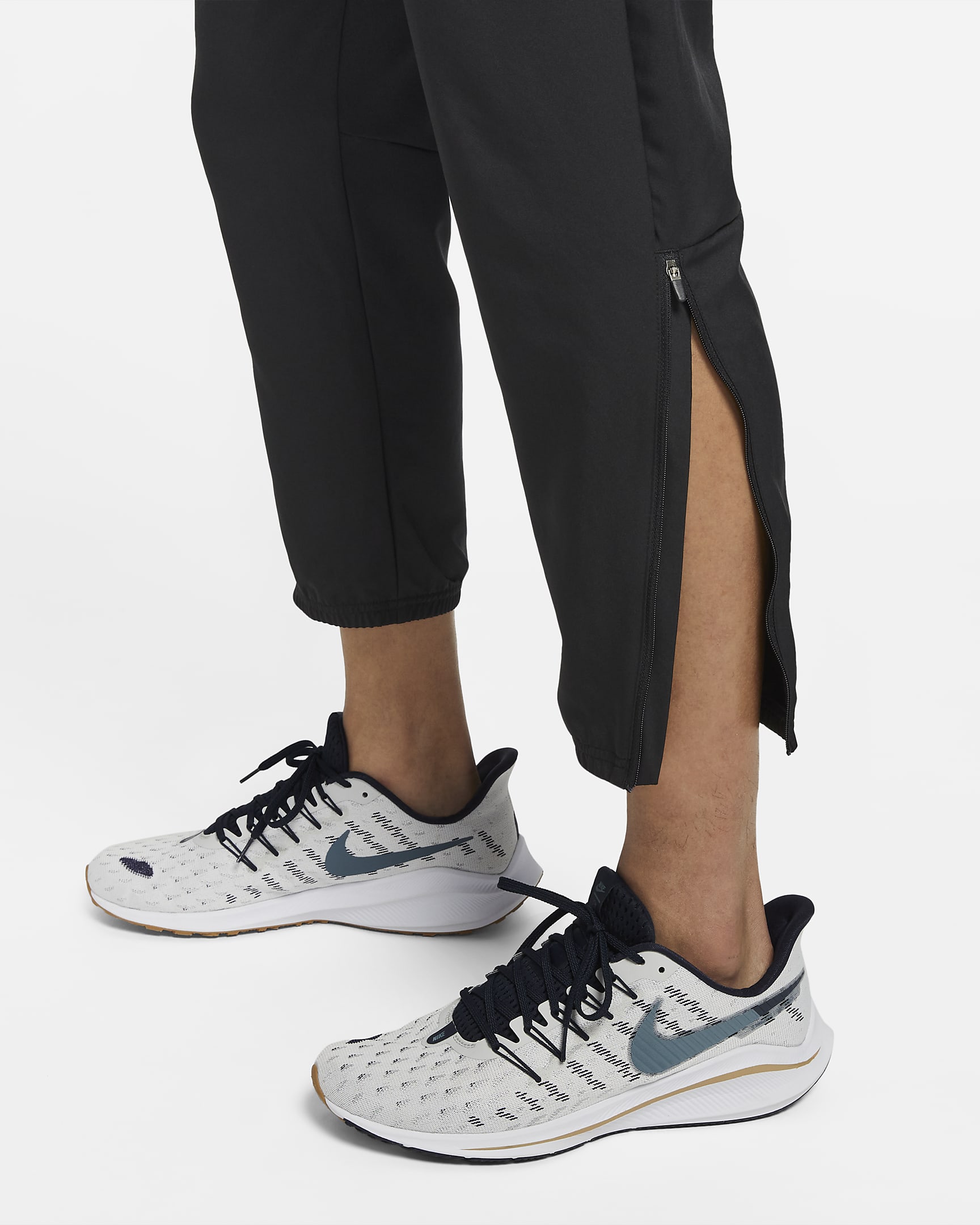 Nike Dri-FIT Challenger Men's Running Trousers. Nike IN