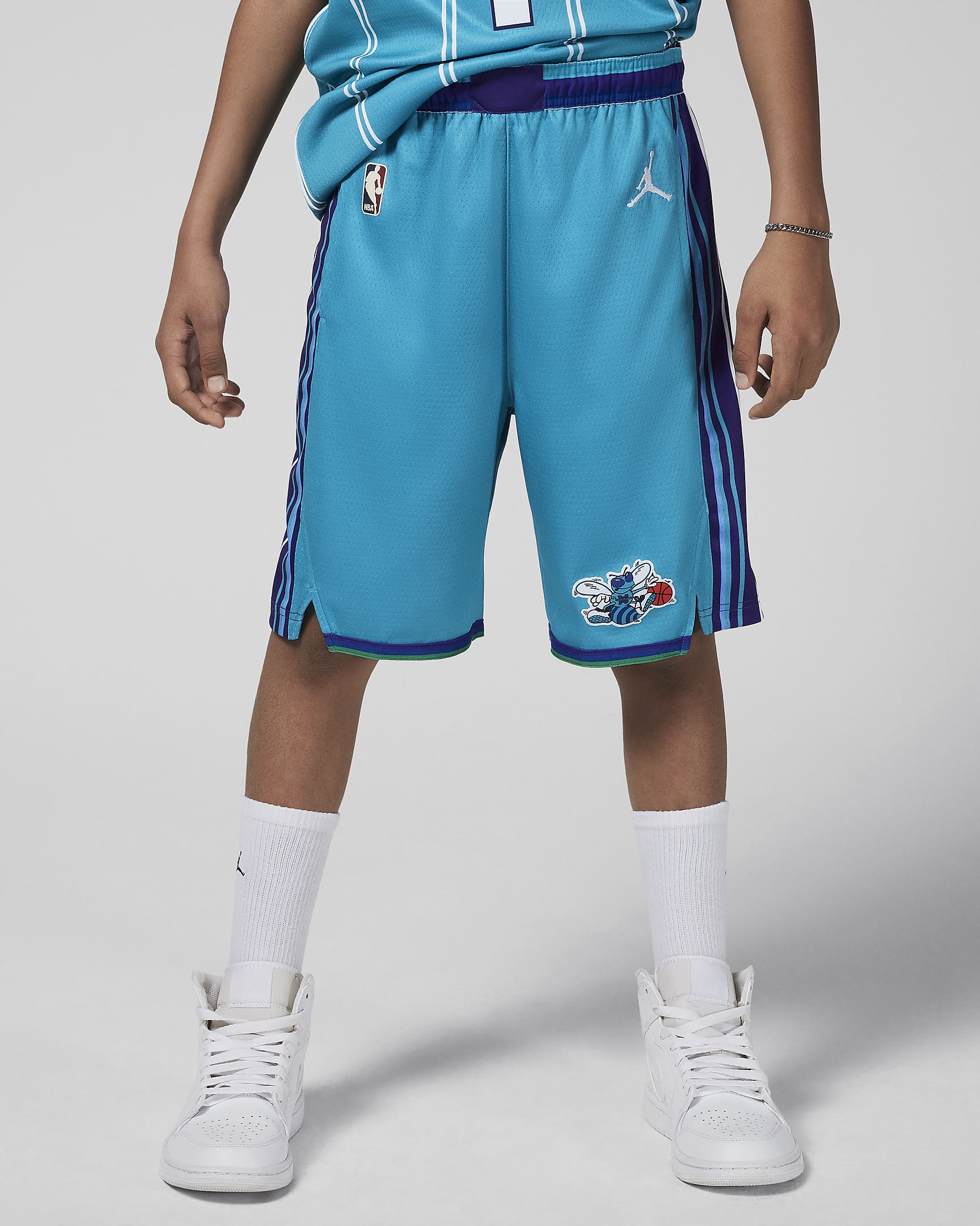 Calções NBA Swingman Jordan Dri-FIT Charlotte Hornets 2023/24 Hardwood Classics Júnior (Rapaz) - Rapid Teal