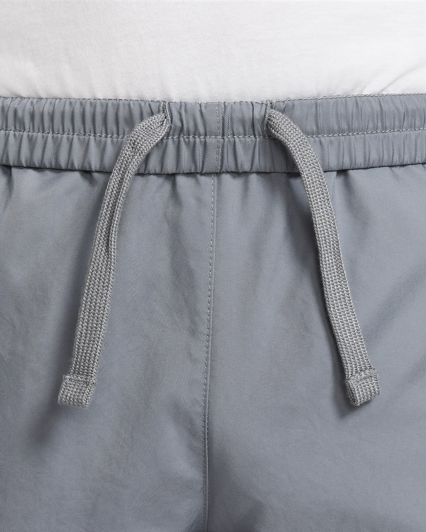 Nike Sportswear Older Kids' Woven Shorts - Smoke Grey