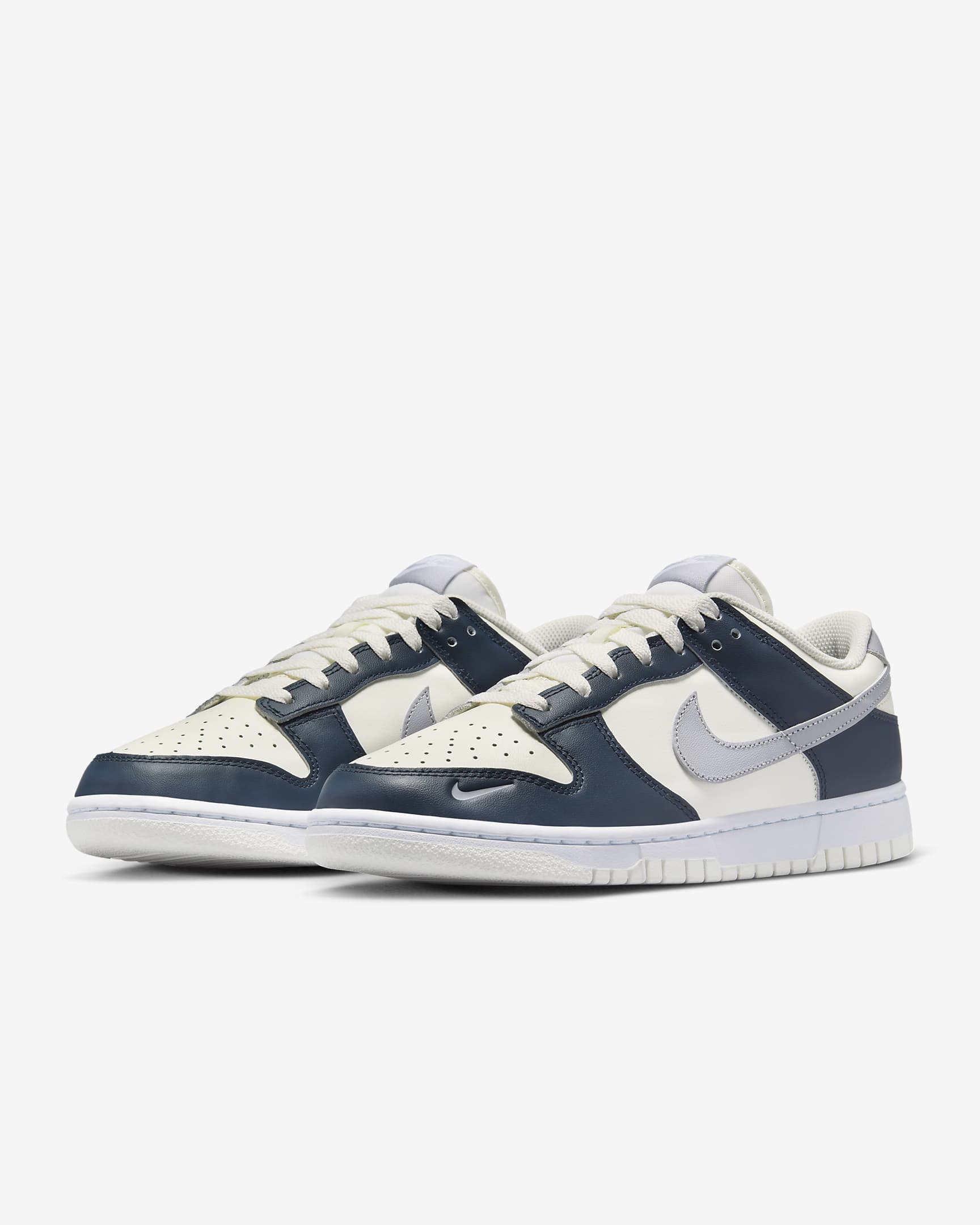 Buty damskie Nike Dunk Low - Sail/Biel/Armory Navy/Wolf Grey