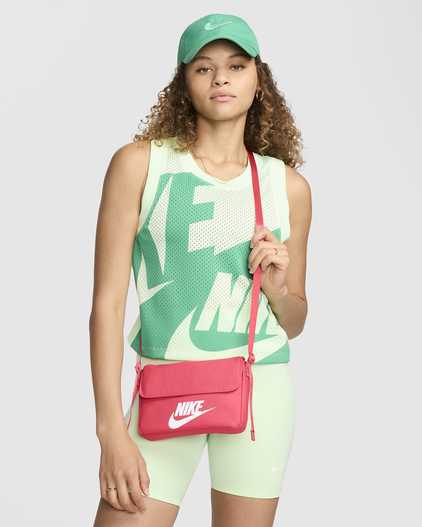 Nike Sportswear Women's Futura 365 Crossbody Bag (3L) - Aster Pink/Aster Pink/White