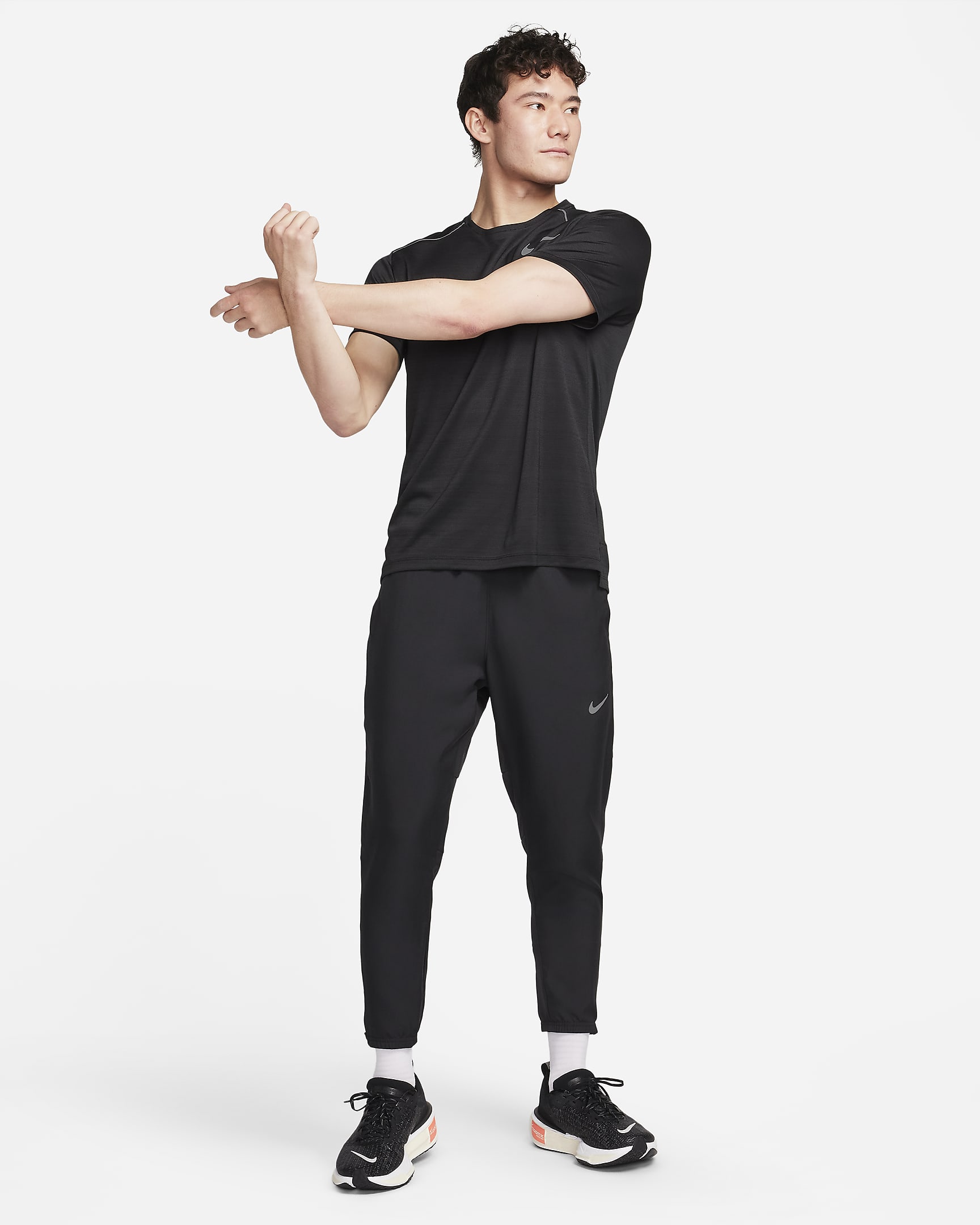 Nike Challenger 男款 Dri-FIT 梭織跑步長褲 - 黑色/黑色