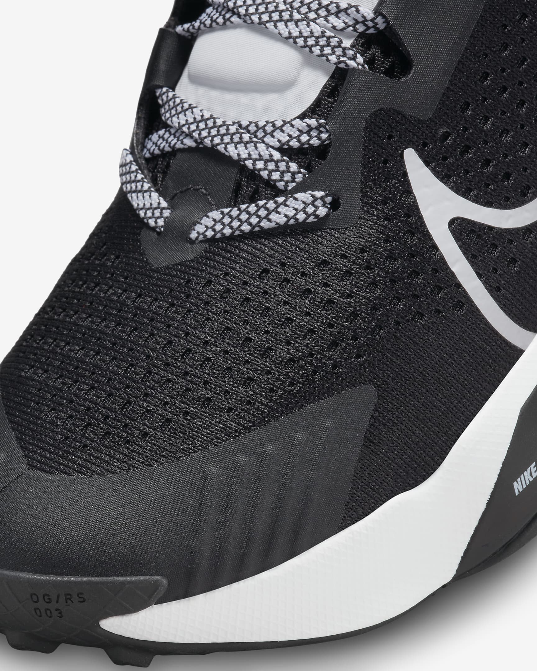 Nike Zegama Men's Trail-Running Shoes - Black/White