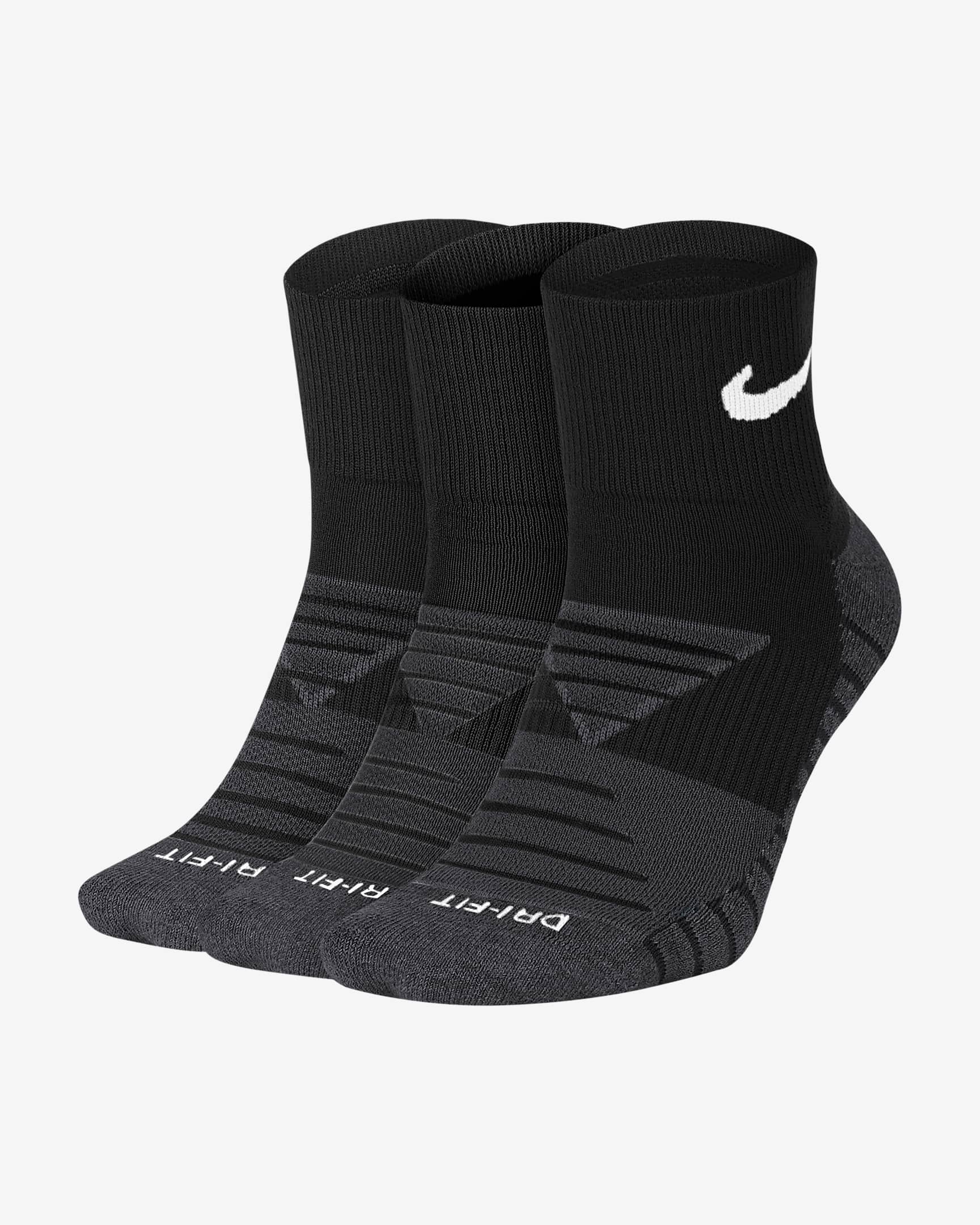 Nike Everyday Max Cushioned Training Ankle Socks (3 Pairs). Nike SG