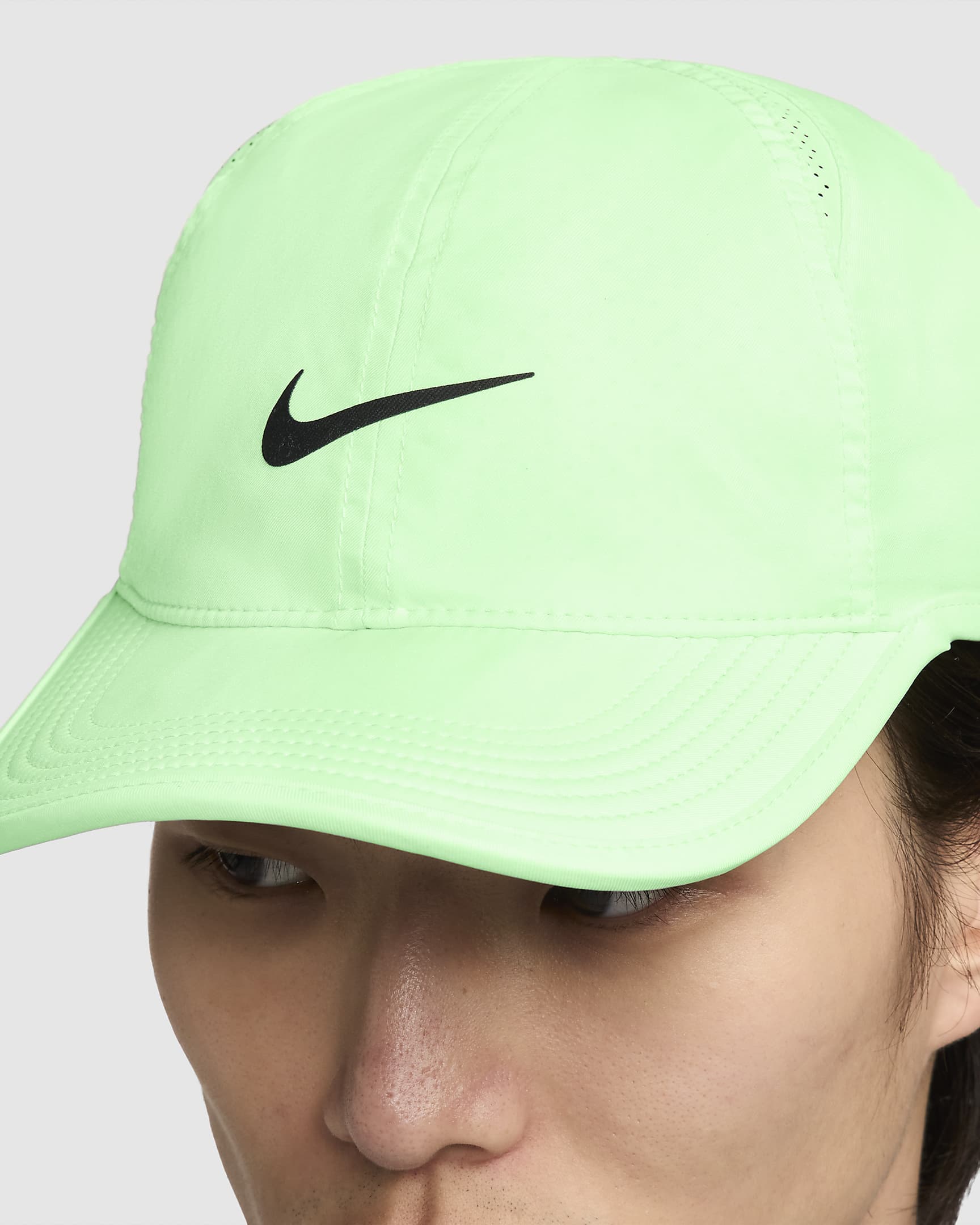 Nike Dri-FIT Club Unstructured Featherlight Cap - Vapor Green/Black