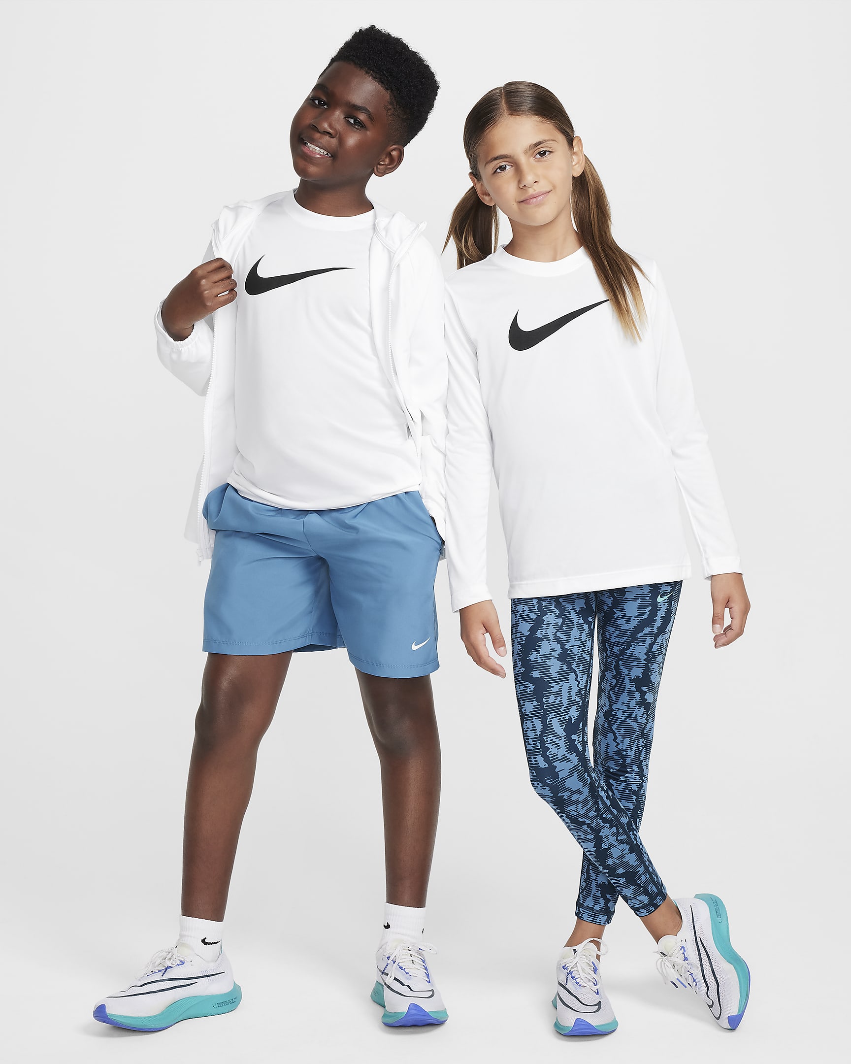 Playera de manga larga Dri-FIT para niño talla grande Nike Legend - Blanco