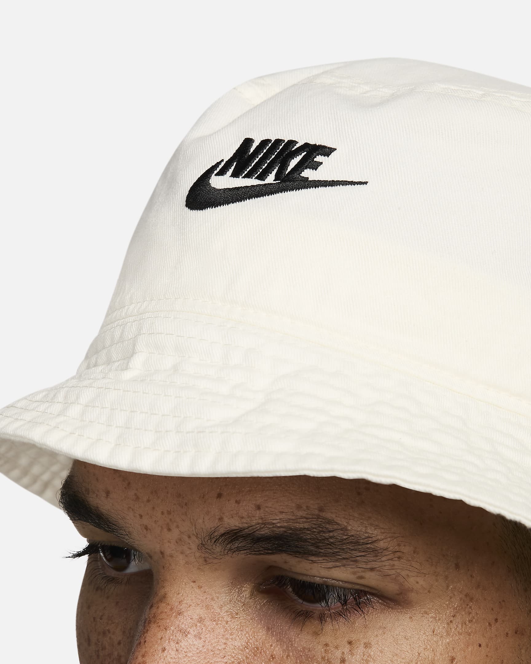 Nike Apex Futura Bucket Hat im Washed-Look - Sail/Schwarz