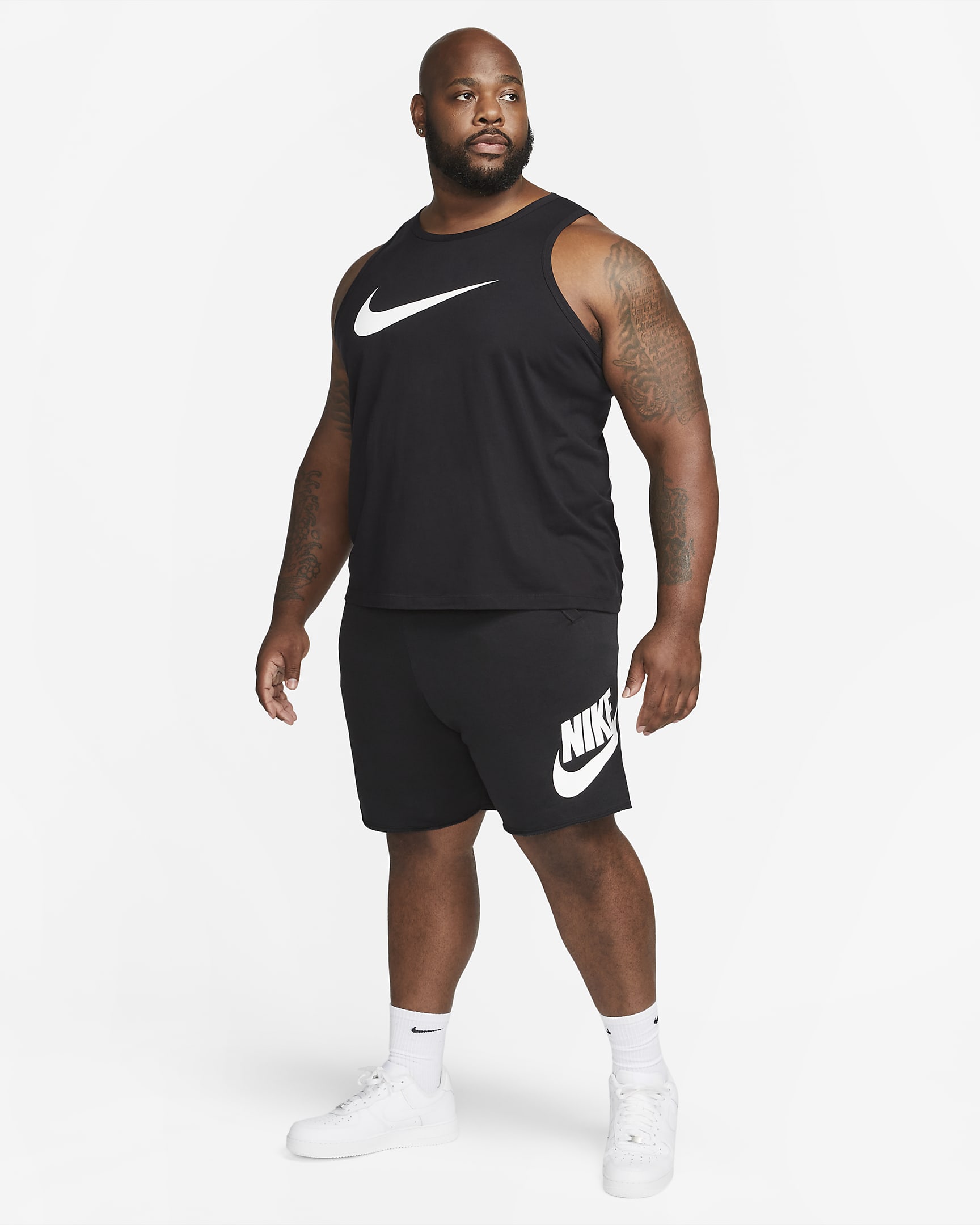 Nike Club Alumni Herrenshorts aus French Terry - Schwarz/Weiß/Weiß