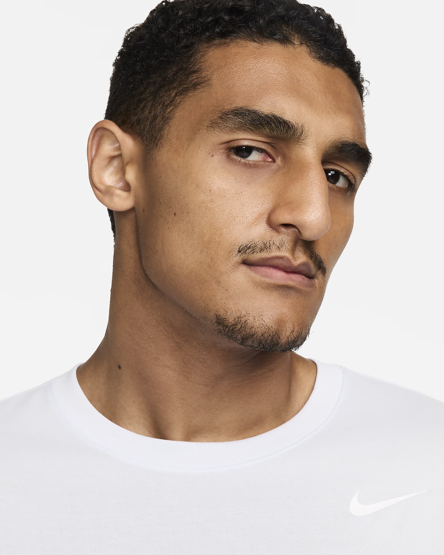 Nike Dri-FIT Men's Fitness T-Shirt. Nike UK