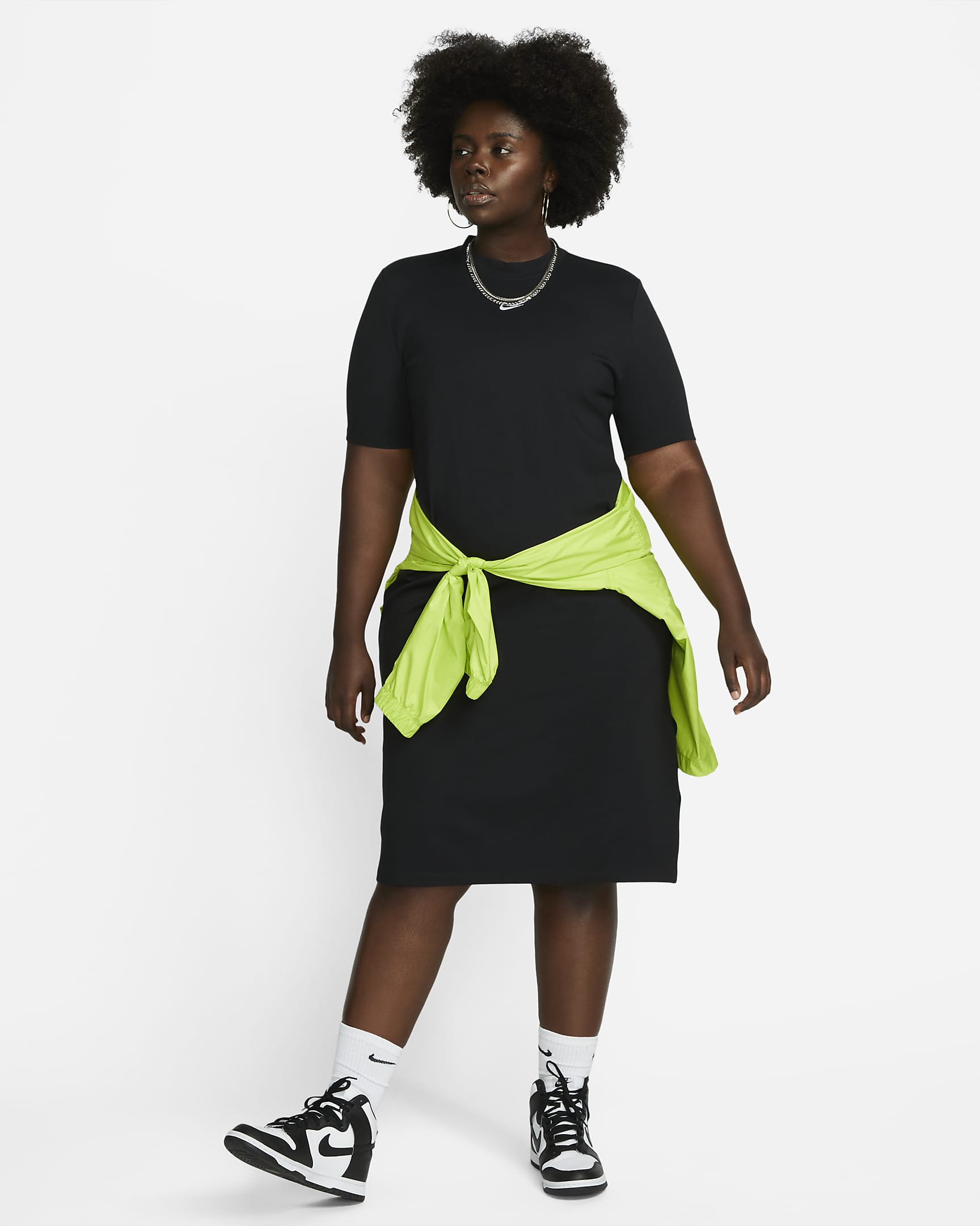 Nike Sportswear Essentia Midi-kjole til kvinder (plus size) - sort/hvid