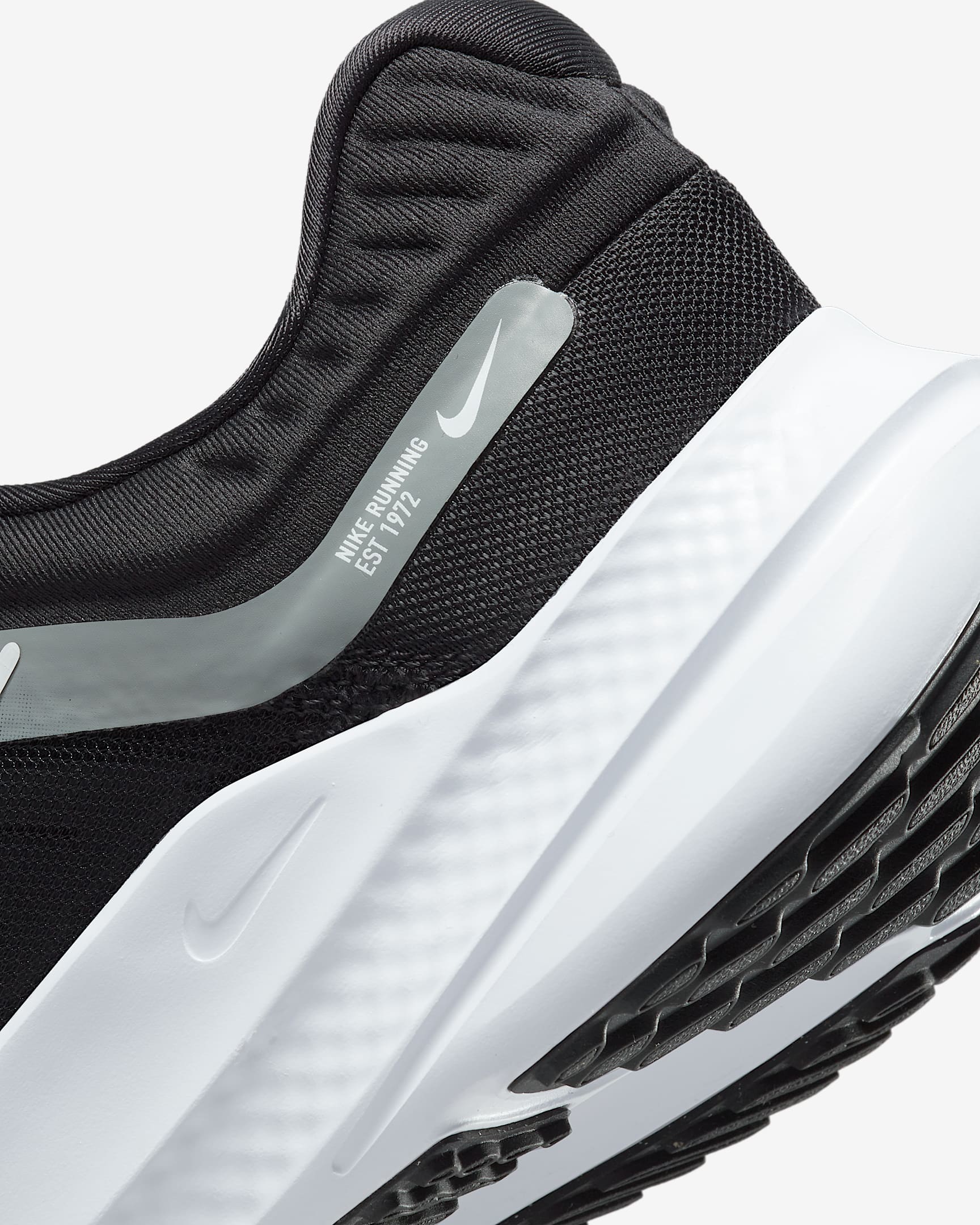 Nike Quest 5 HerrenStraßenlaufschuh. Nike BE