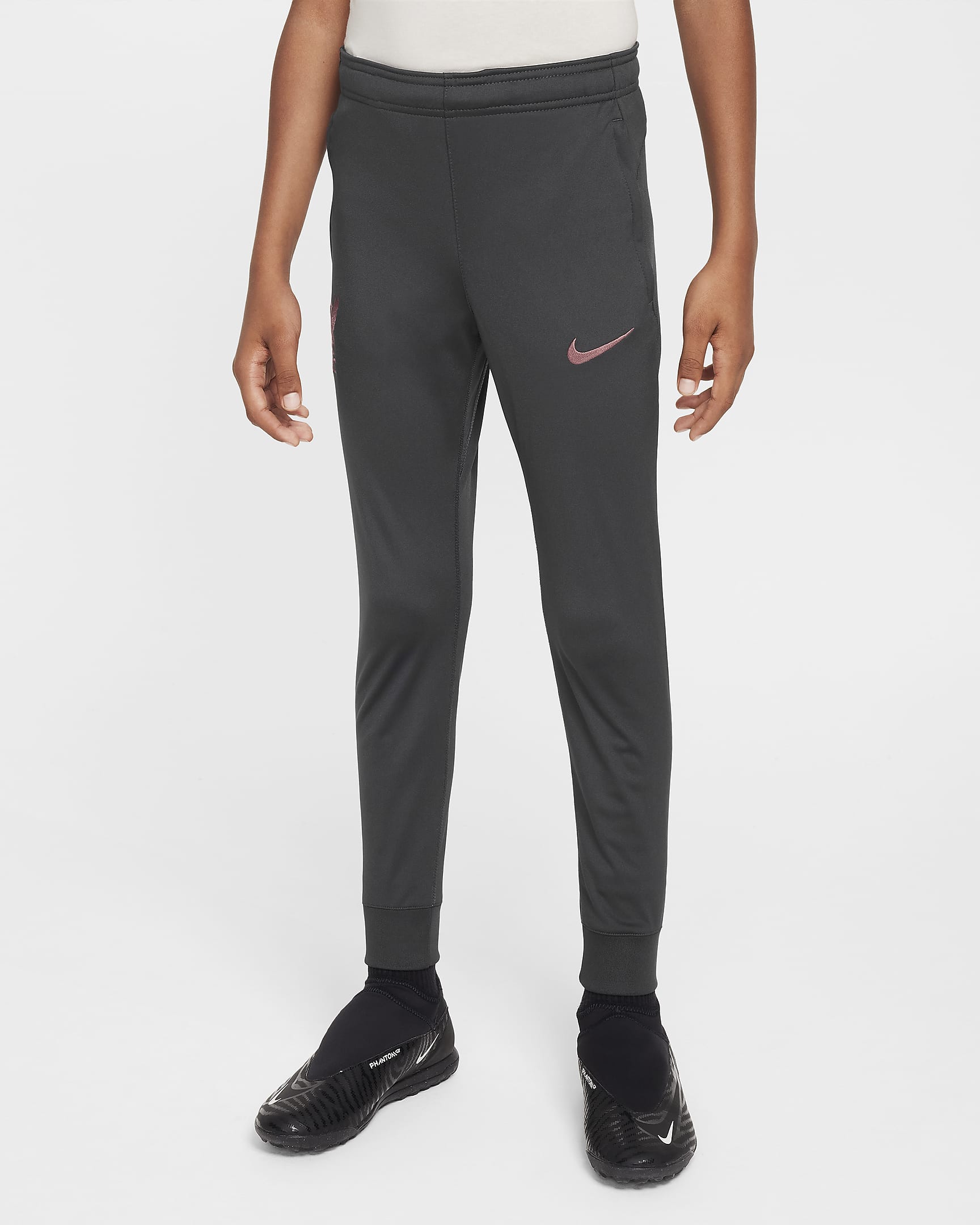 Dzianinowy dres piłkarski dla dużych dzieci Nike Dri-FIT Liverpool F.C. Strike (wersja trzecia) - Light Smoke Grey/Dark Smoke Grey/Chrome Yellow/Global Red