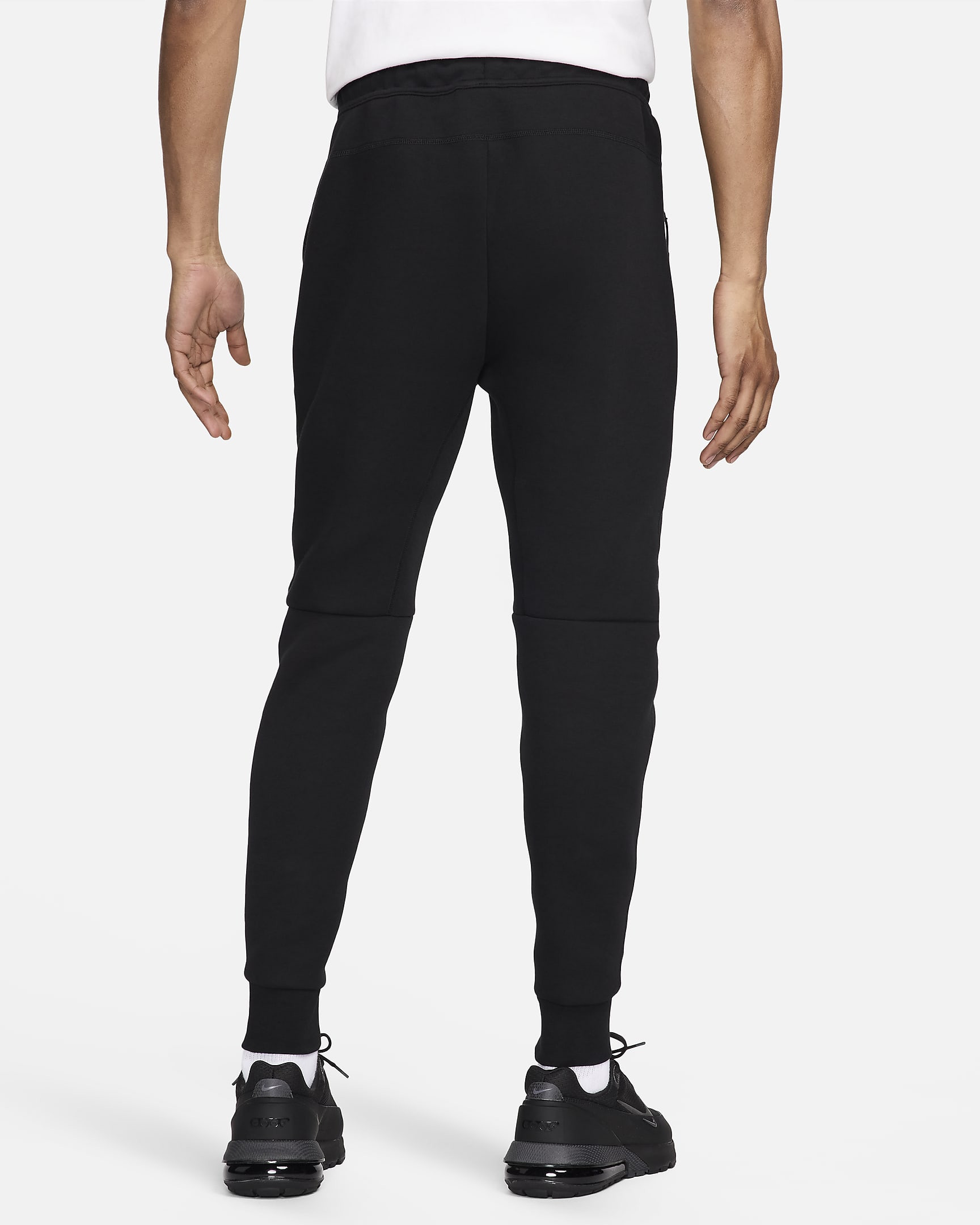 Liverpool FC Tech Fleece Men's Nike Soccer Joggers - Black/Black/Gym Red