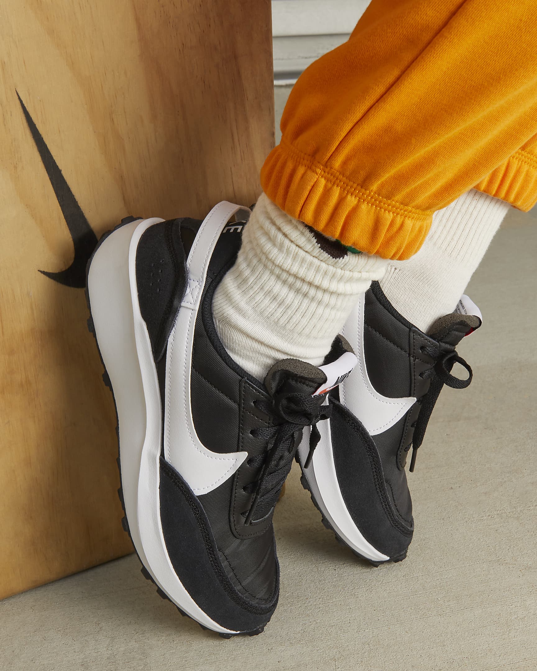 Nike Waffle Debut Zapatillas - Mujer - Negro/Naranja/Transparente/Blanco