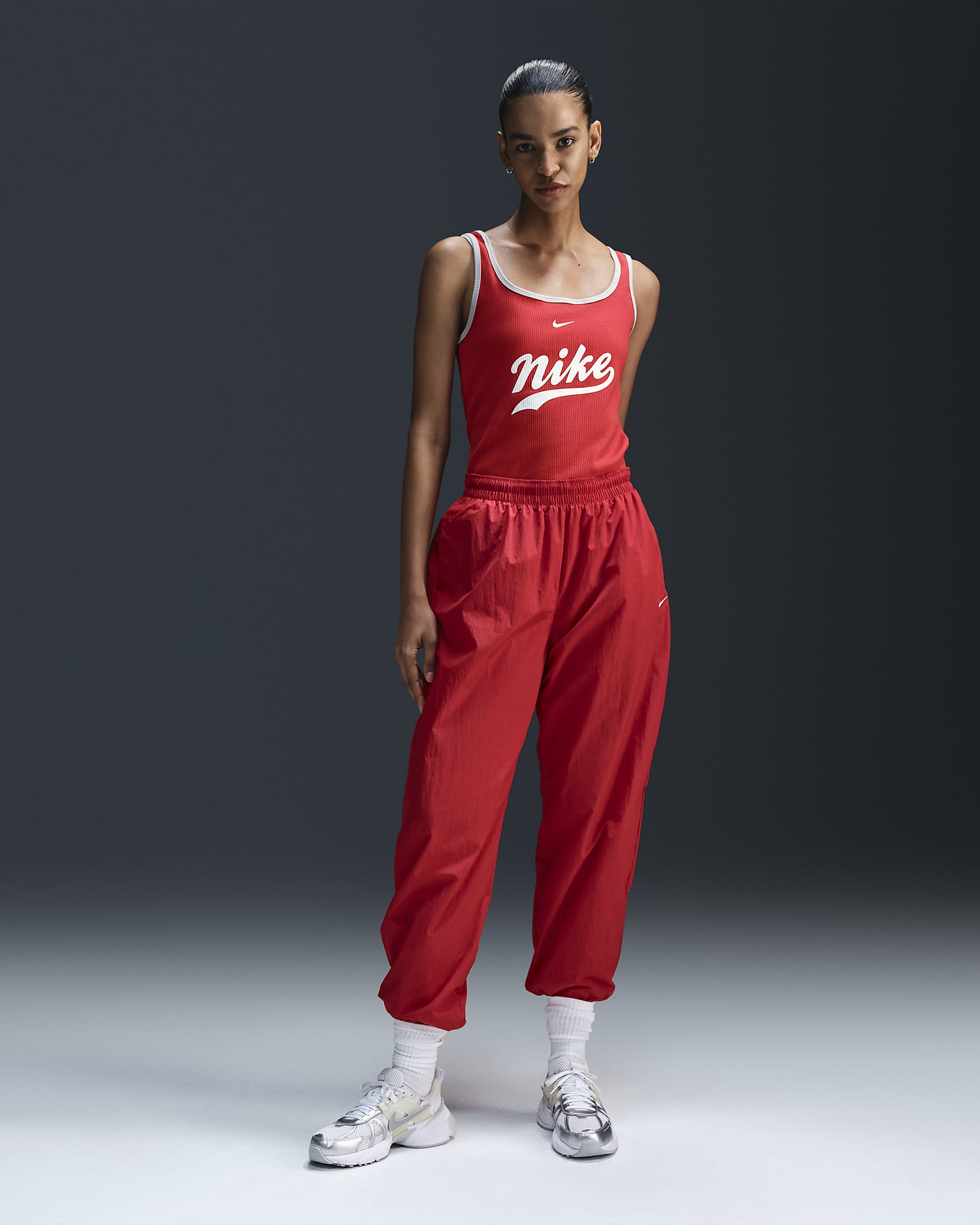 Camisola sem mangas com decote quadrado Nike Sportswear para mulher - Vermelho Fire/Light Iron Ore