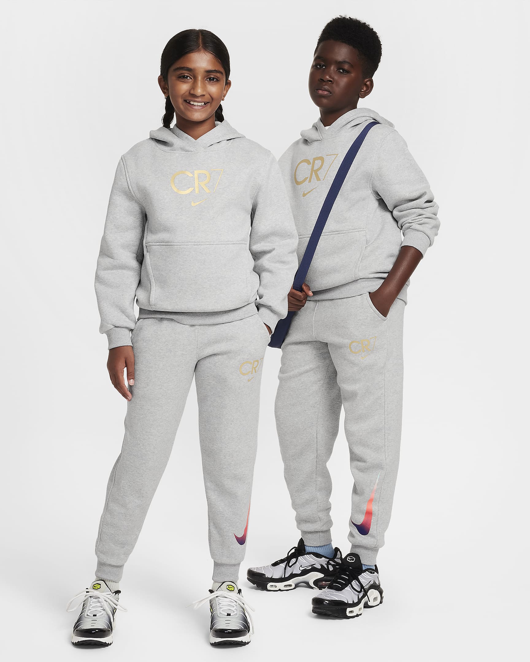 CR7 Club Fleece Older Kids' Football Joggers - Light Smoke Grey/Heather/Metallic Gold