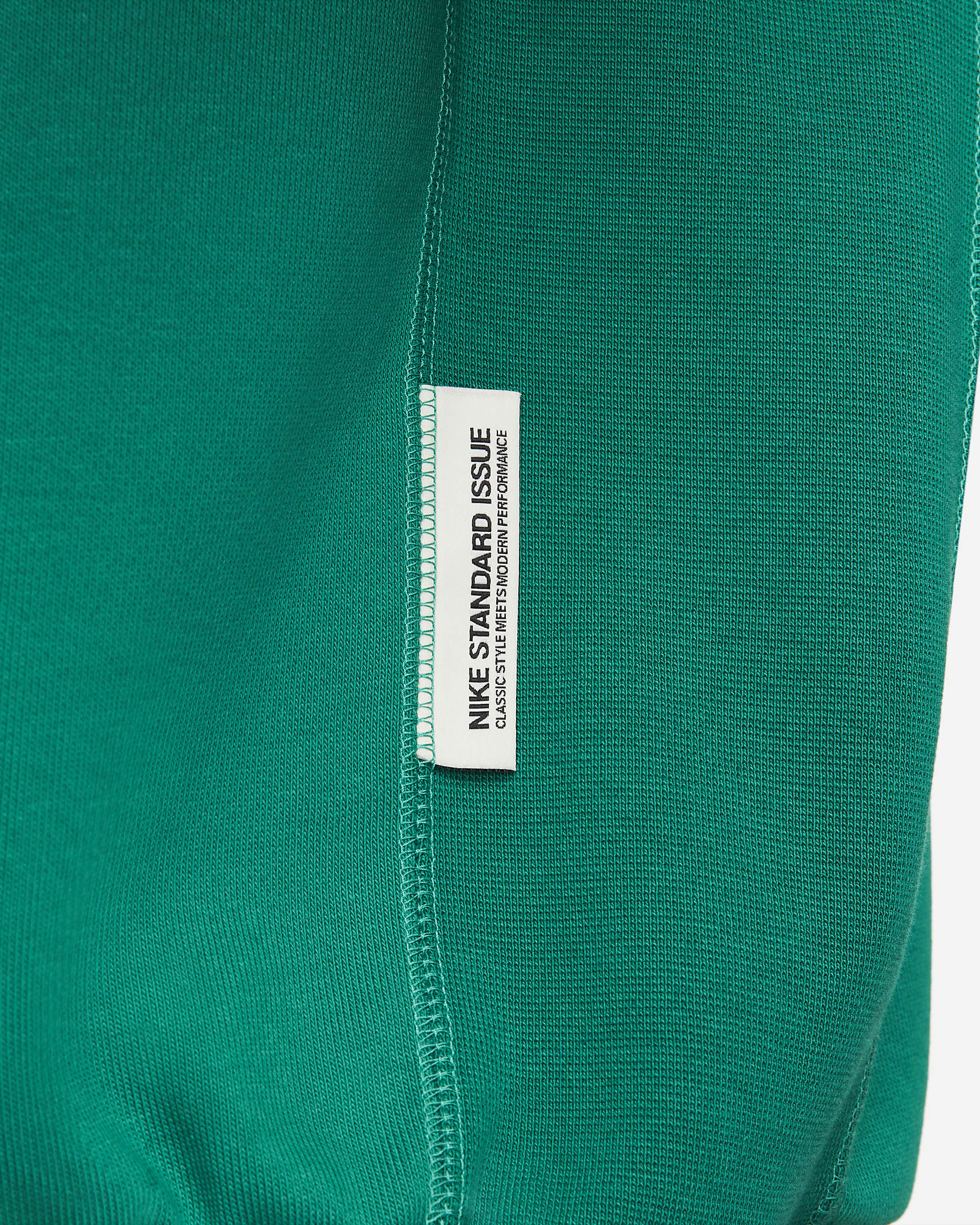 Giannis Standard Issue Men's Graphic Basketball Crew. Nike UK