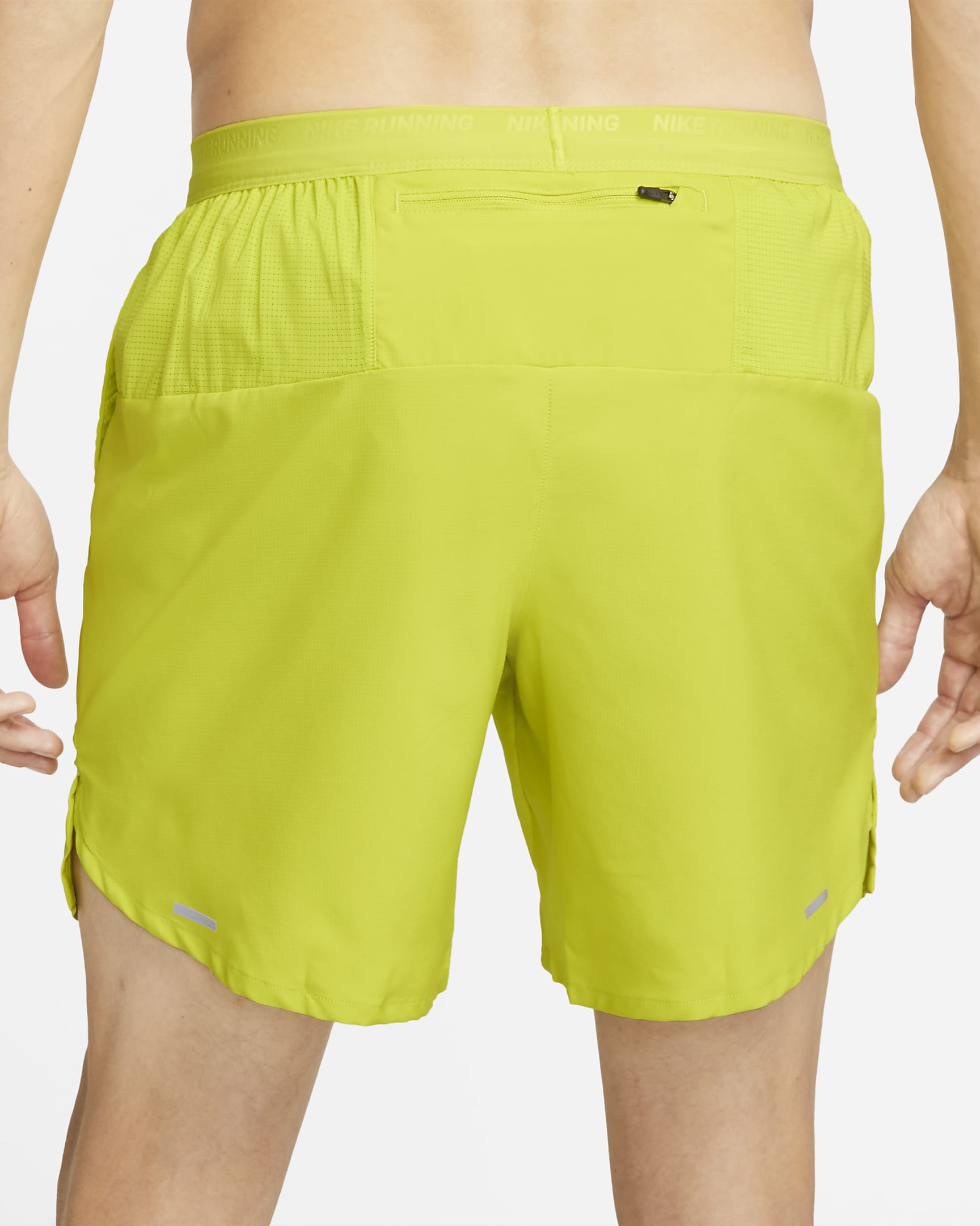 Shorts de correr Dri-FIT de 18 cm con forro de ropa interior para hombre Nike Stride - Cactus brillante/Musgo