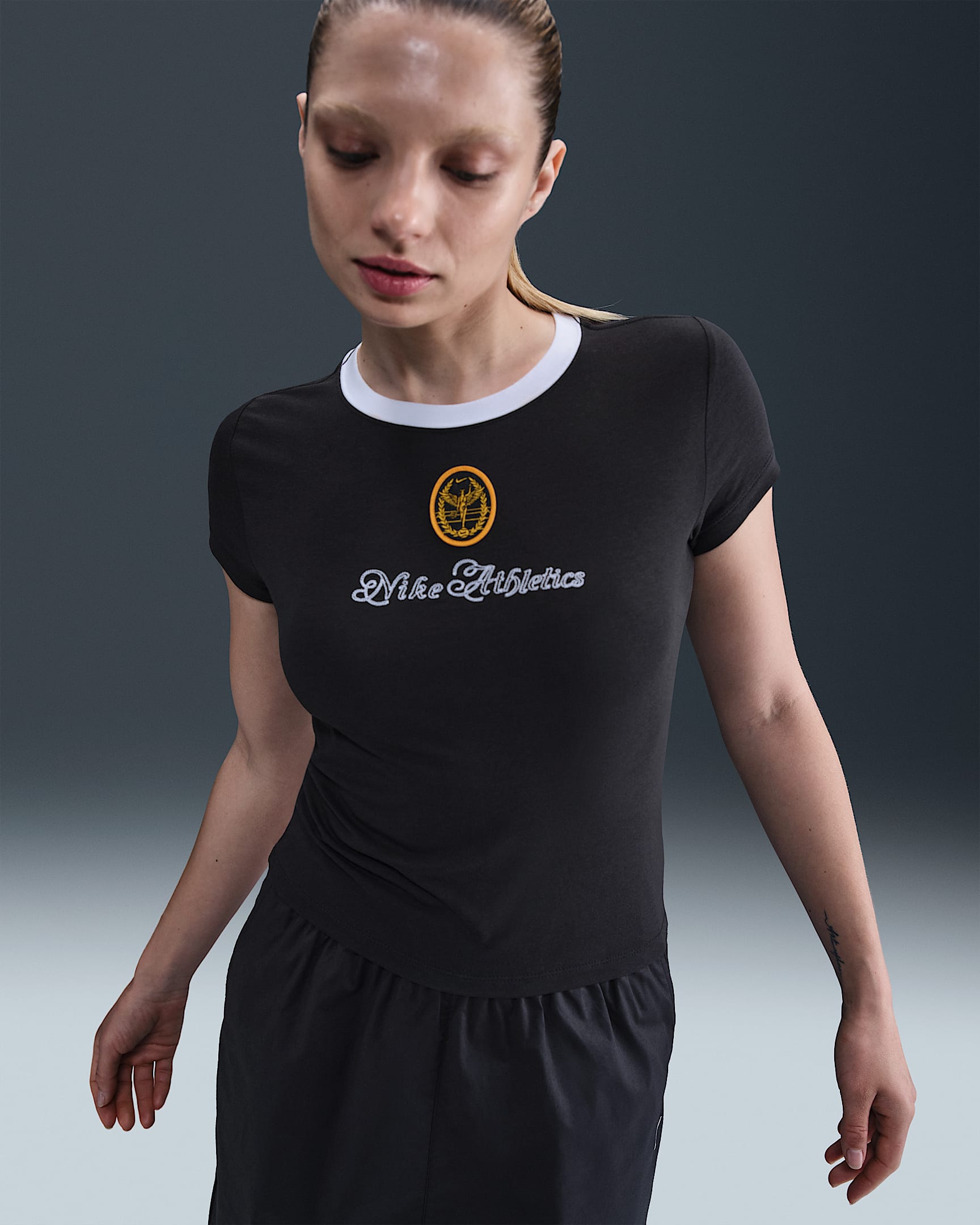 Playera slim cropped para mujer Nike Sportswear Chill Knit - Negro/Blanco/Blanco