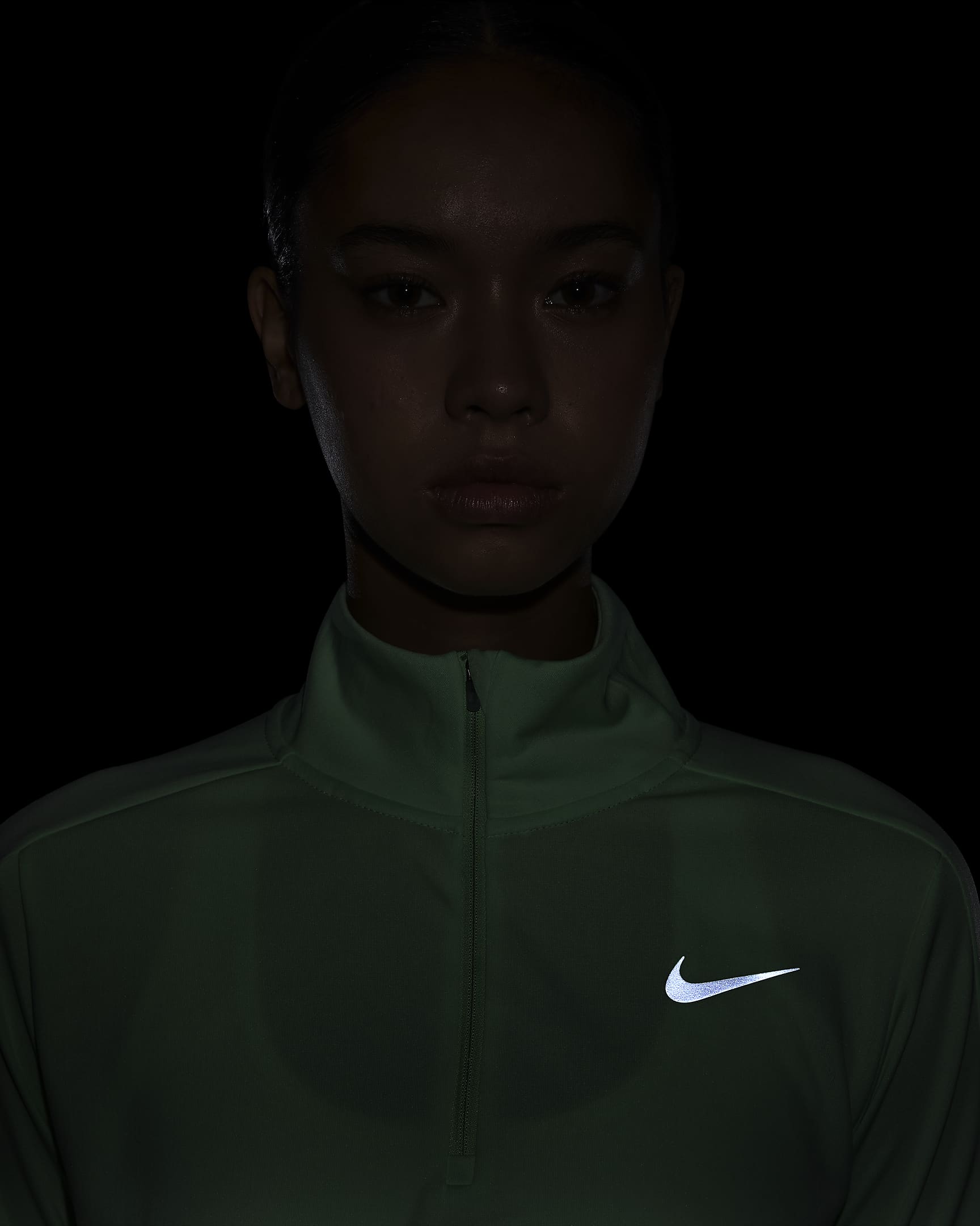 Nike DriFIT Pacer Women's 1/4Zip Sweatshirt. Nike LU