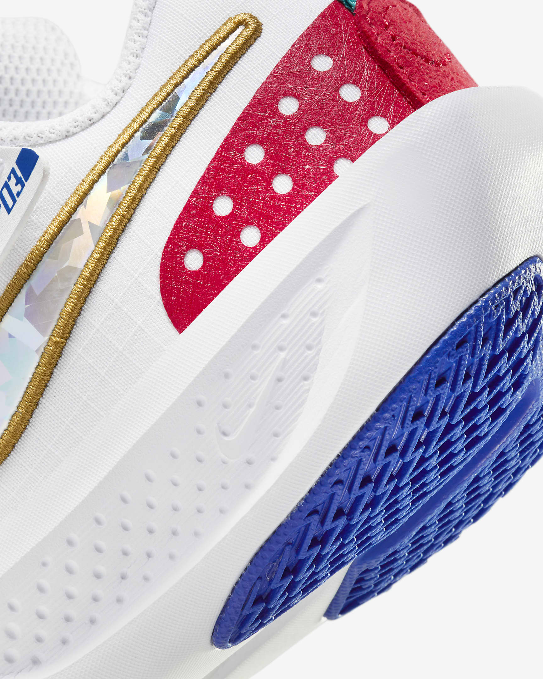 Nike G.T. Cut 3 SE Little Kids' Basketball Shoes.