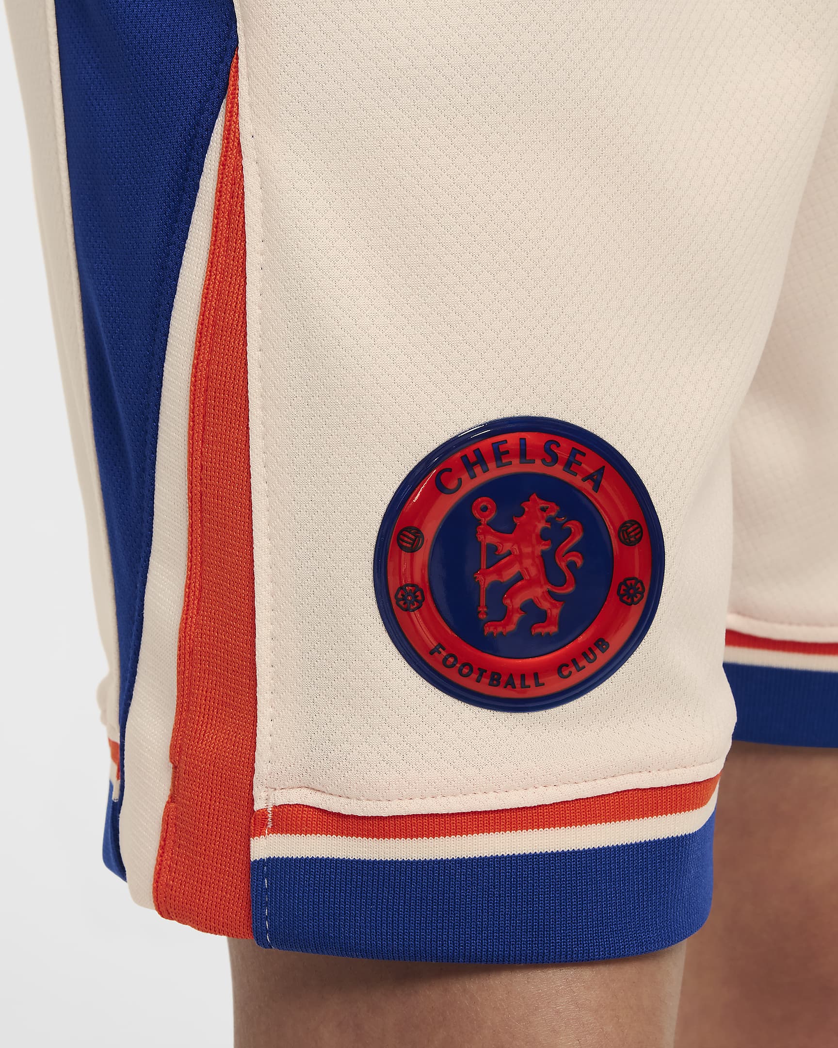 Chelsea FC 2024/25 Stadium (bortedrakt) Nike Dri-FIT Replica fotballshorts til store barn - Guava Ice/Team Orange/Rush Blue