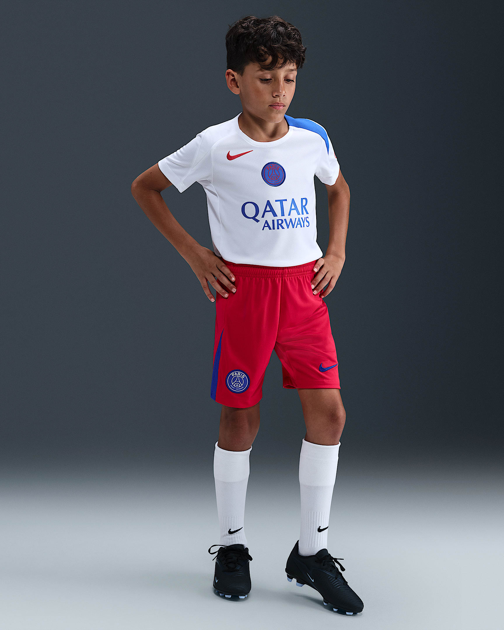 PSG 2025/26 Stadium Third Older Kids' Nike Dri-FIT Total 90 Football Replica Shorts - Global Red/Hyper Royal