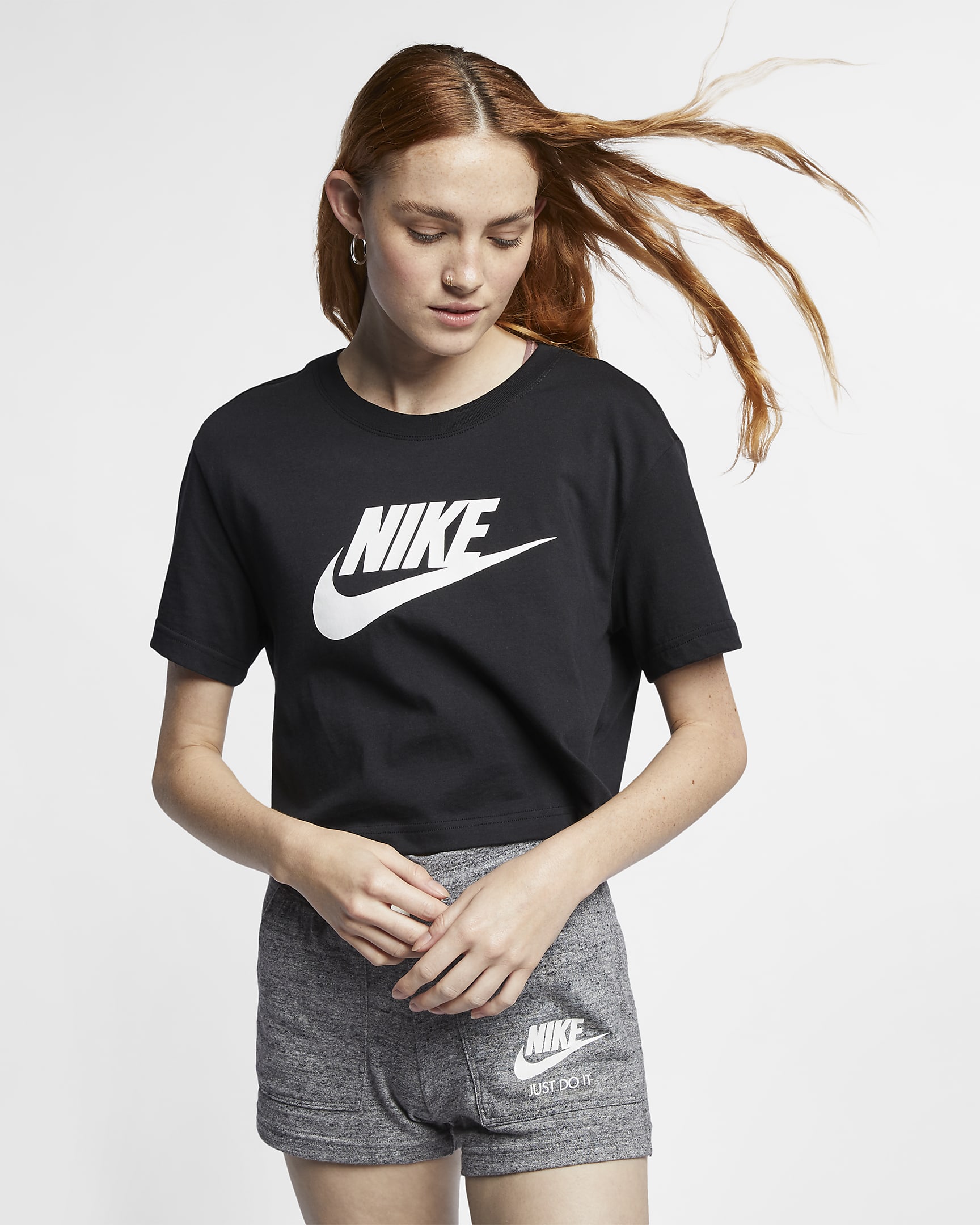 Nike Sportswear Essential Women's Cropped Logo T-Shirt - Black/White