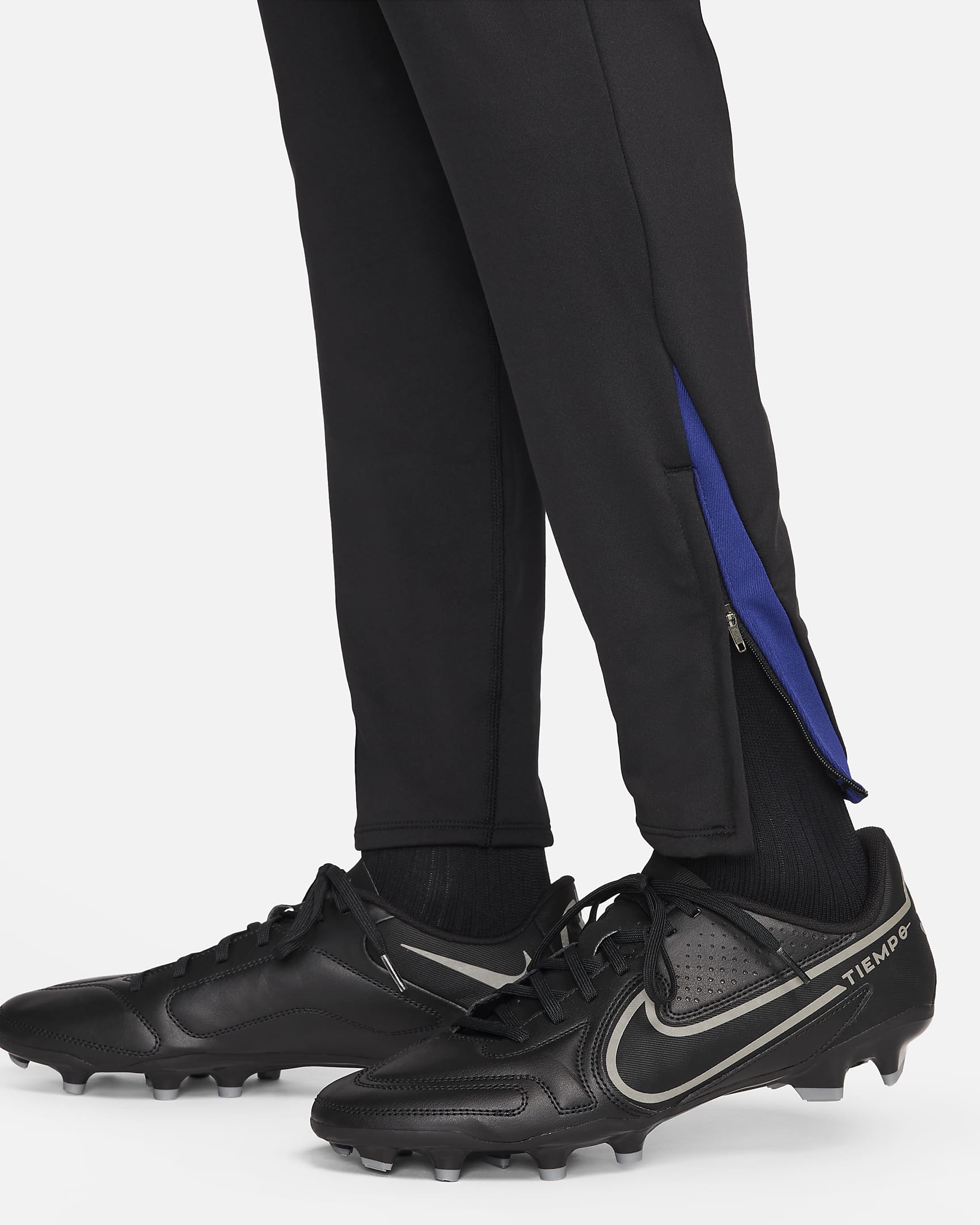 FC Barcelona Strike Nike Dri-FIT Strick-Fußballhose (Herren) - Schwarz/Noble Red/Deep Royal Blue/Light Orewood Brown