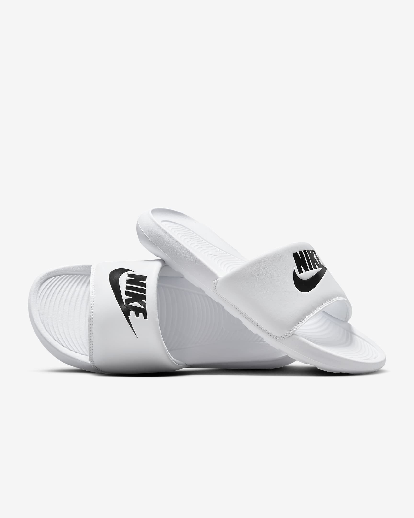 Claquette Nike Victori One pour femme - Blanc/Blanc/Noir