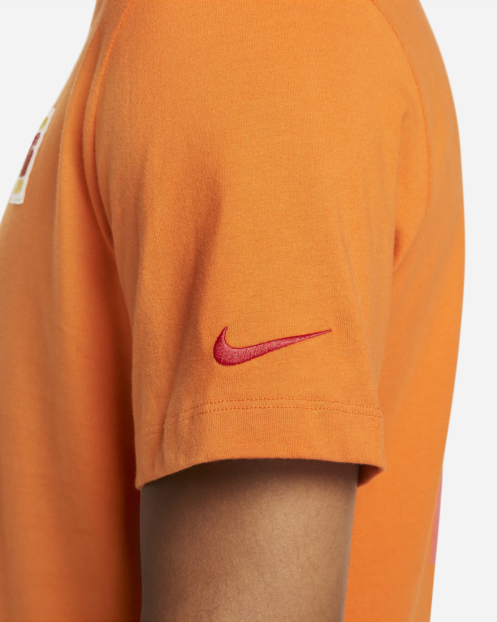 Nike Sportswear Somos Familia Men's T-Shirt. Nike PH