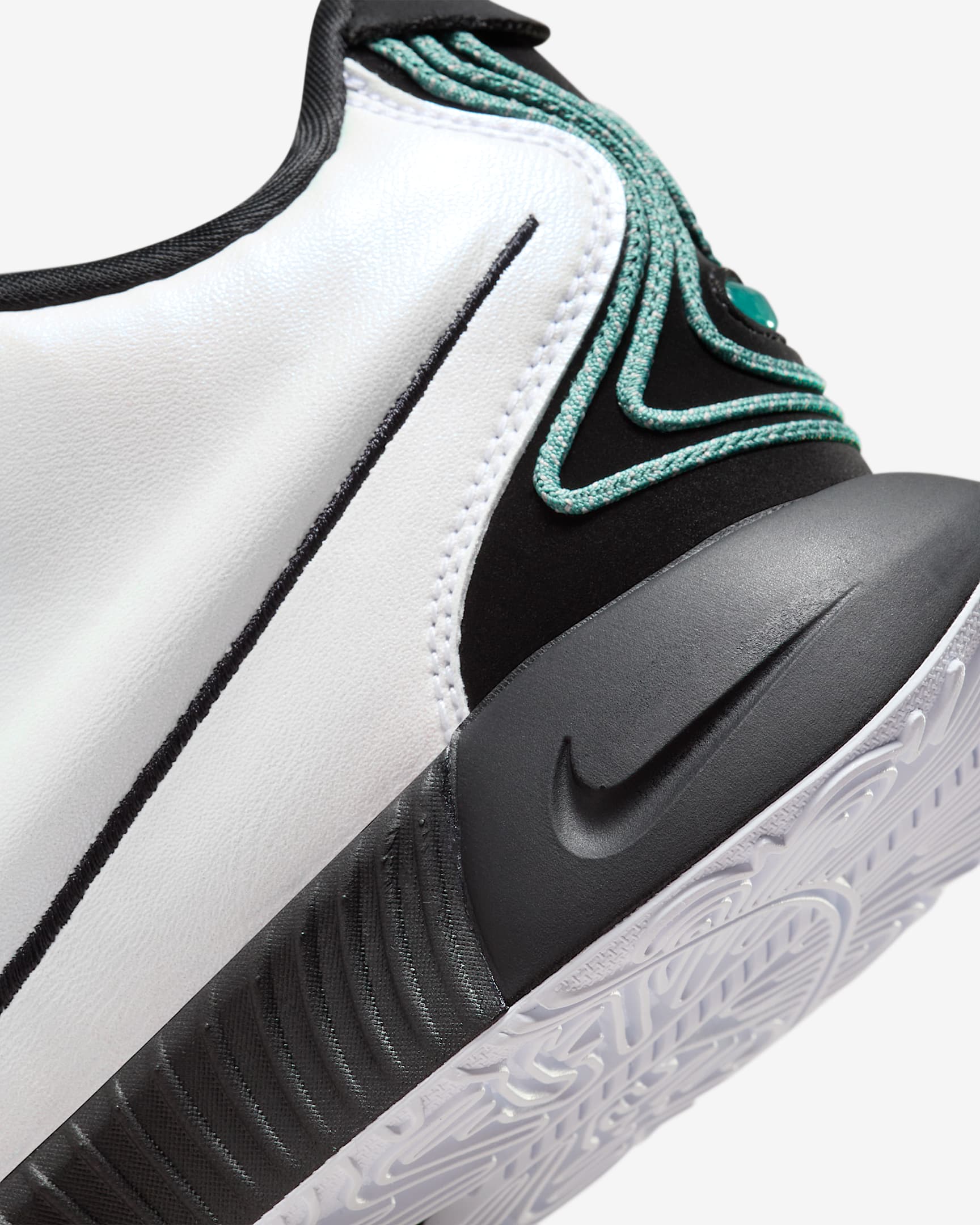 LeBron XXI 'Conchiolin' Older Kids' Basketball Shoes. Nike ID