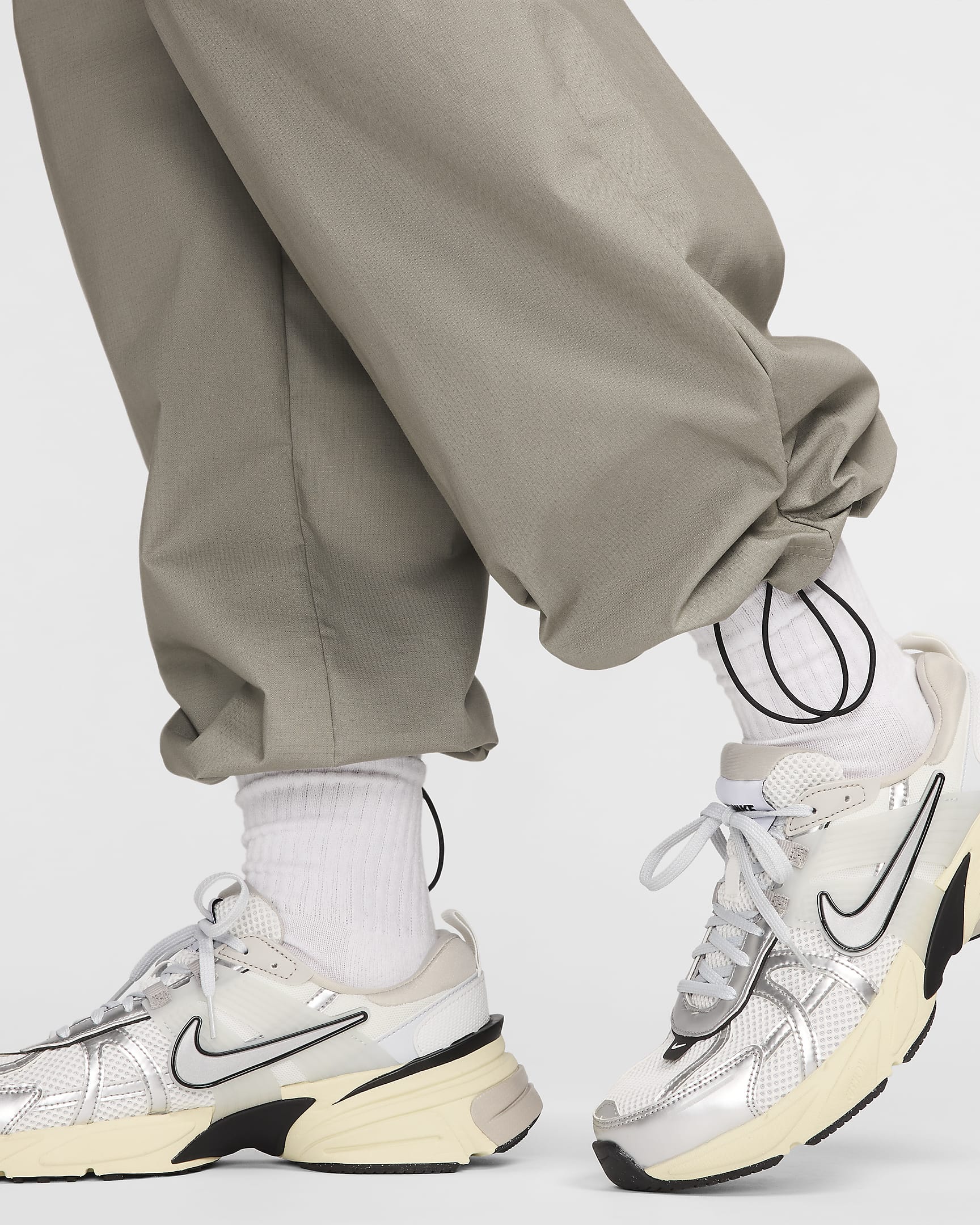 Nike Sportswear Everything Wovens Women's Mid-Rise Cargo Trousers - Light Army/Black