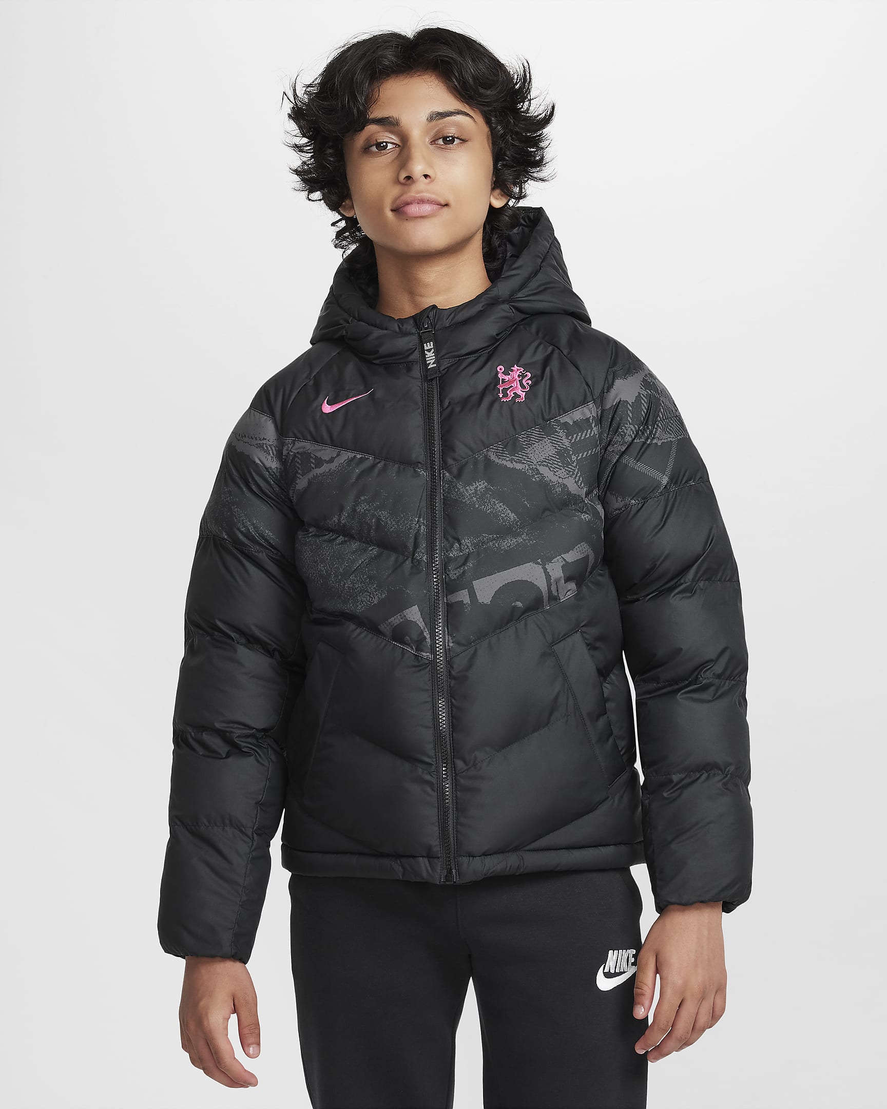 Chelsea F.C. Third Older Kids' Nike Football Synthetic-Fill Hooded Jacket - Black/Black/Pink Prime