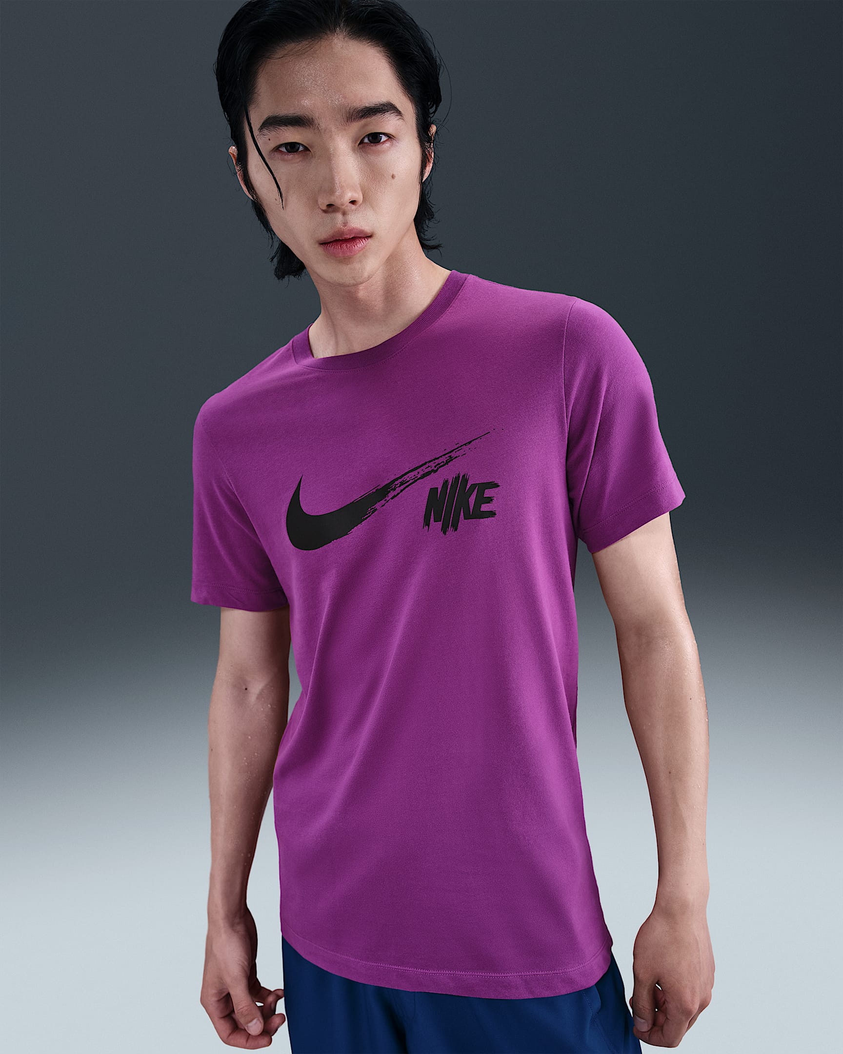 Nike 男款 Dri-FIT 訓練 T 恤 - Bold Berry