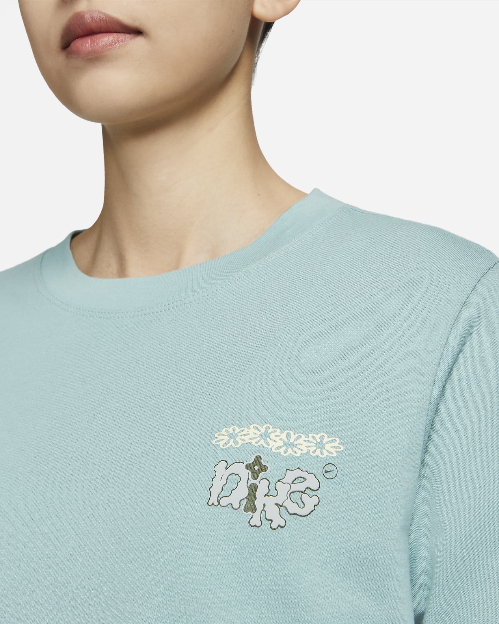 womens nike tshirts