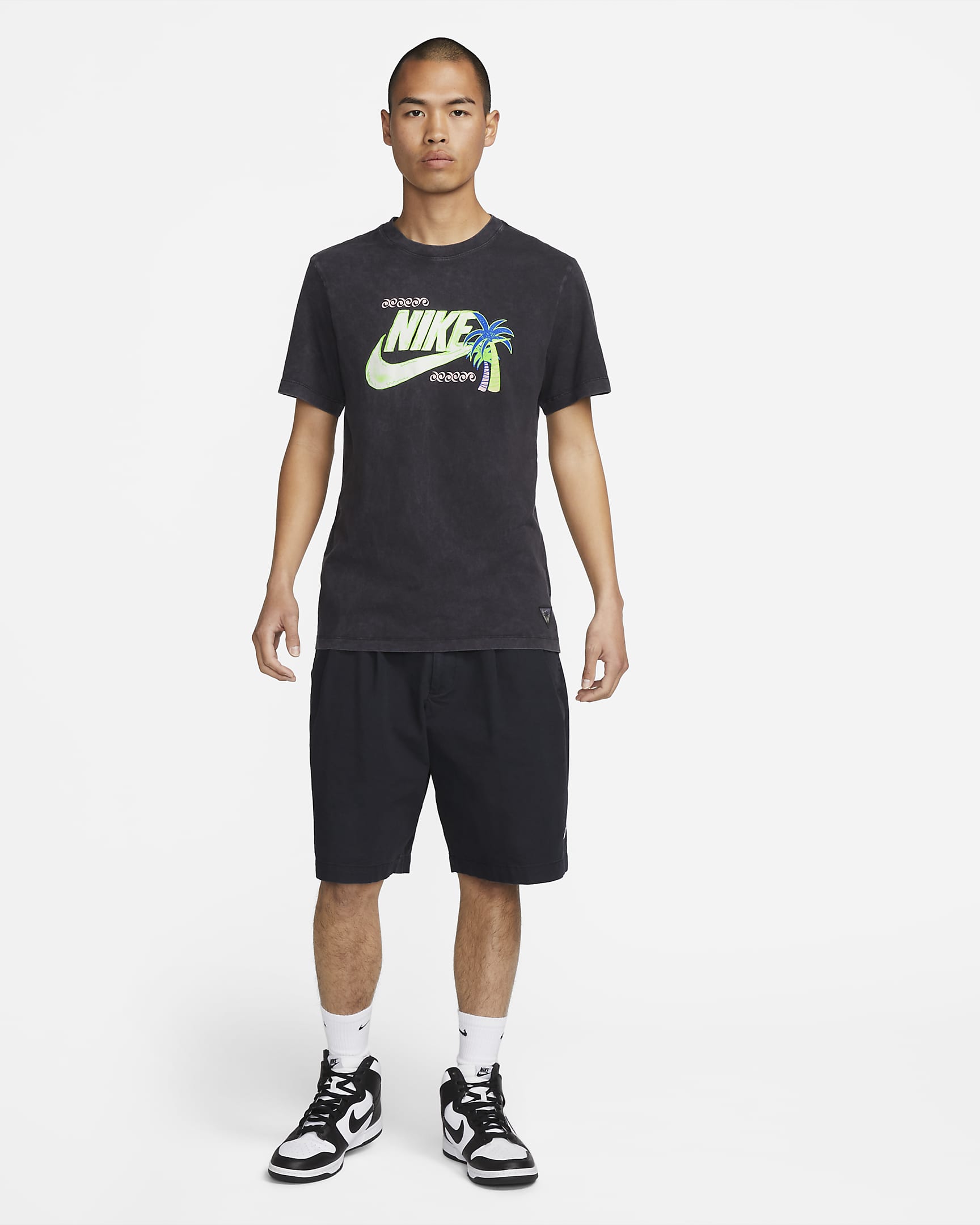 Nike Sportswear 男款 T 恤 - 黑色