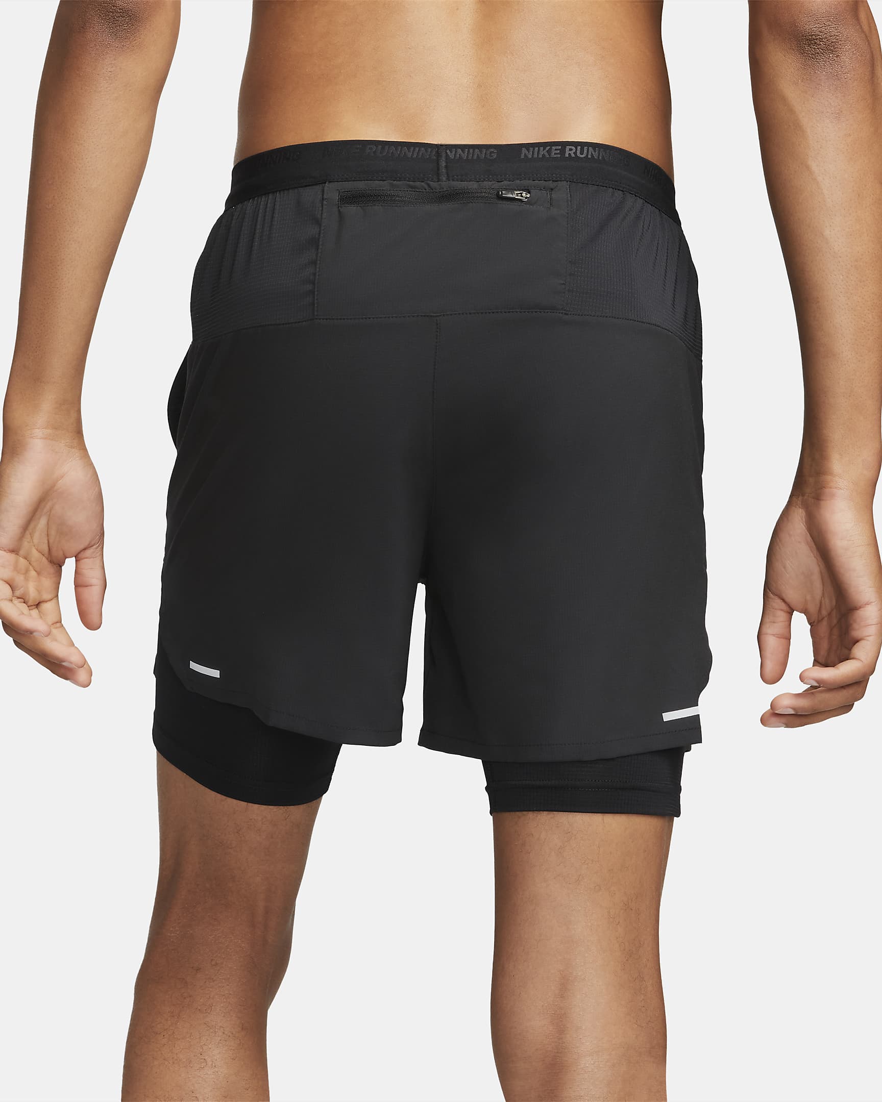 Nike Stride Dri-FIT Hybrid-Laufshorts für Herren (ca. 12,5 cm) - Schwarz/Schwarz/Schwarz