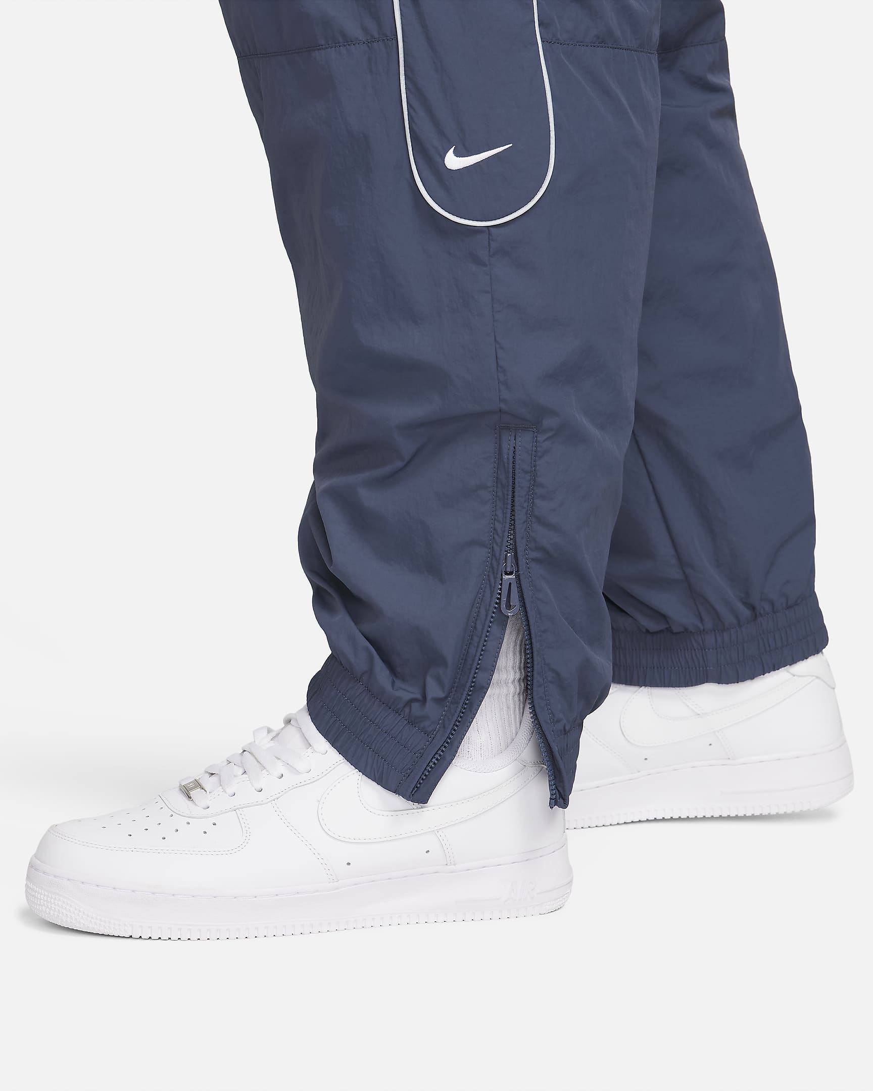 Pants de entrenamiento para hombre Nike Solo Swoosh.