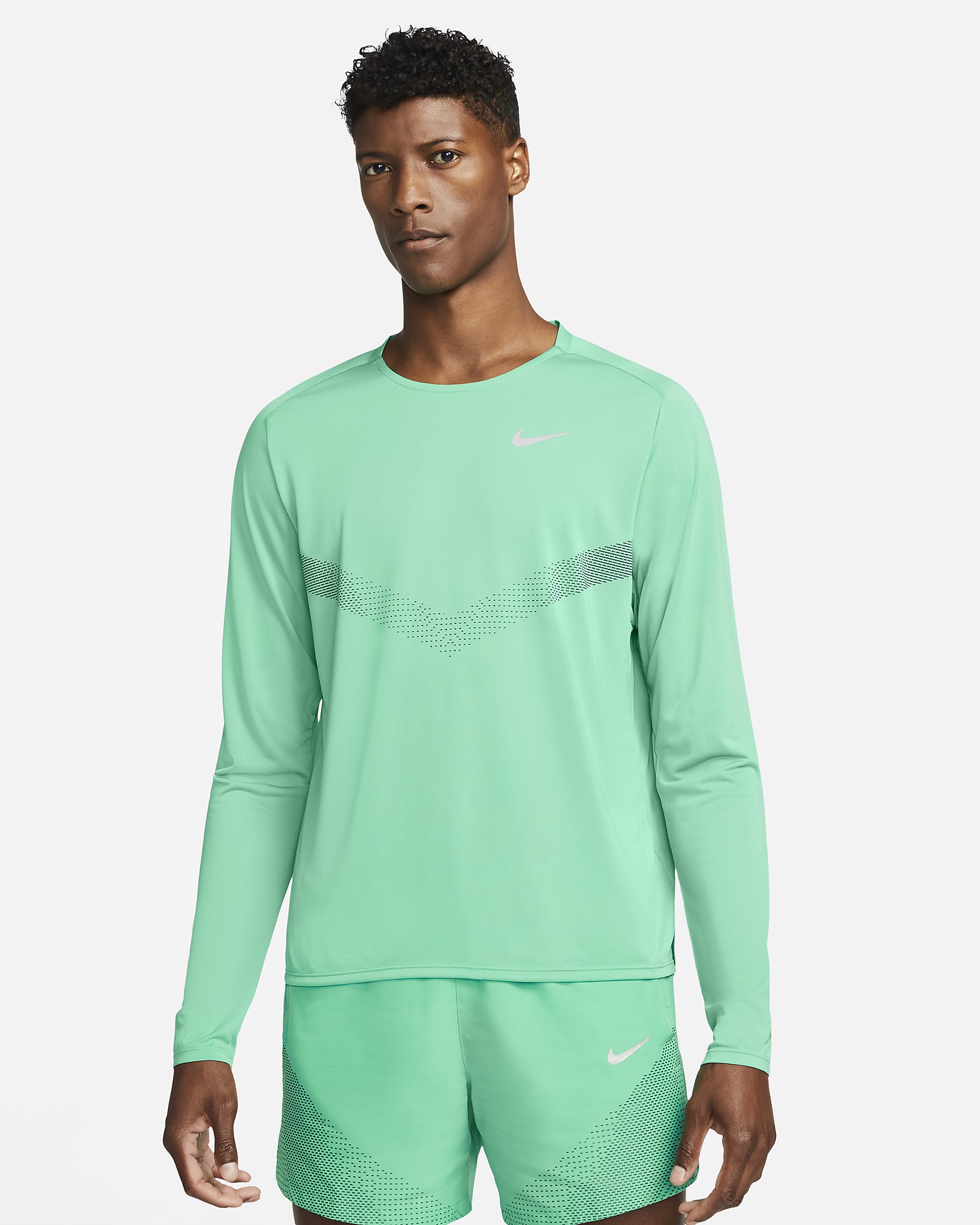 Playera de running de manga larga para hombre Nike Dri-FIT Run Division Rise 365 - Verde Roma