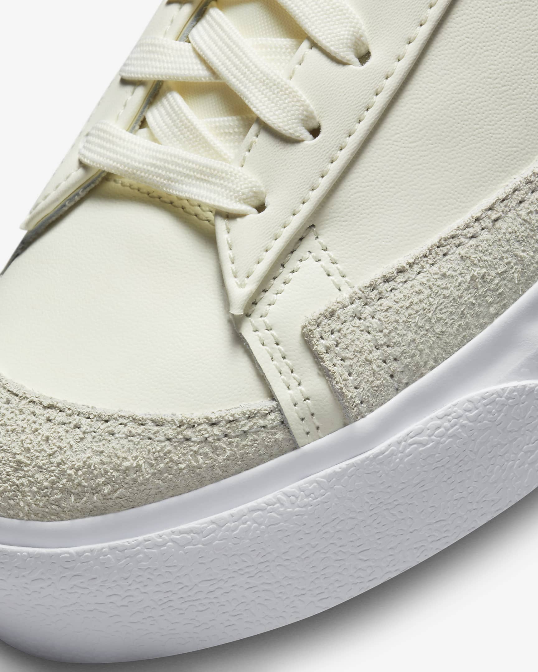 Nike Blazer Low Platform Women's Shoes. Nike CA