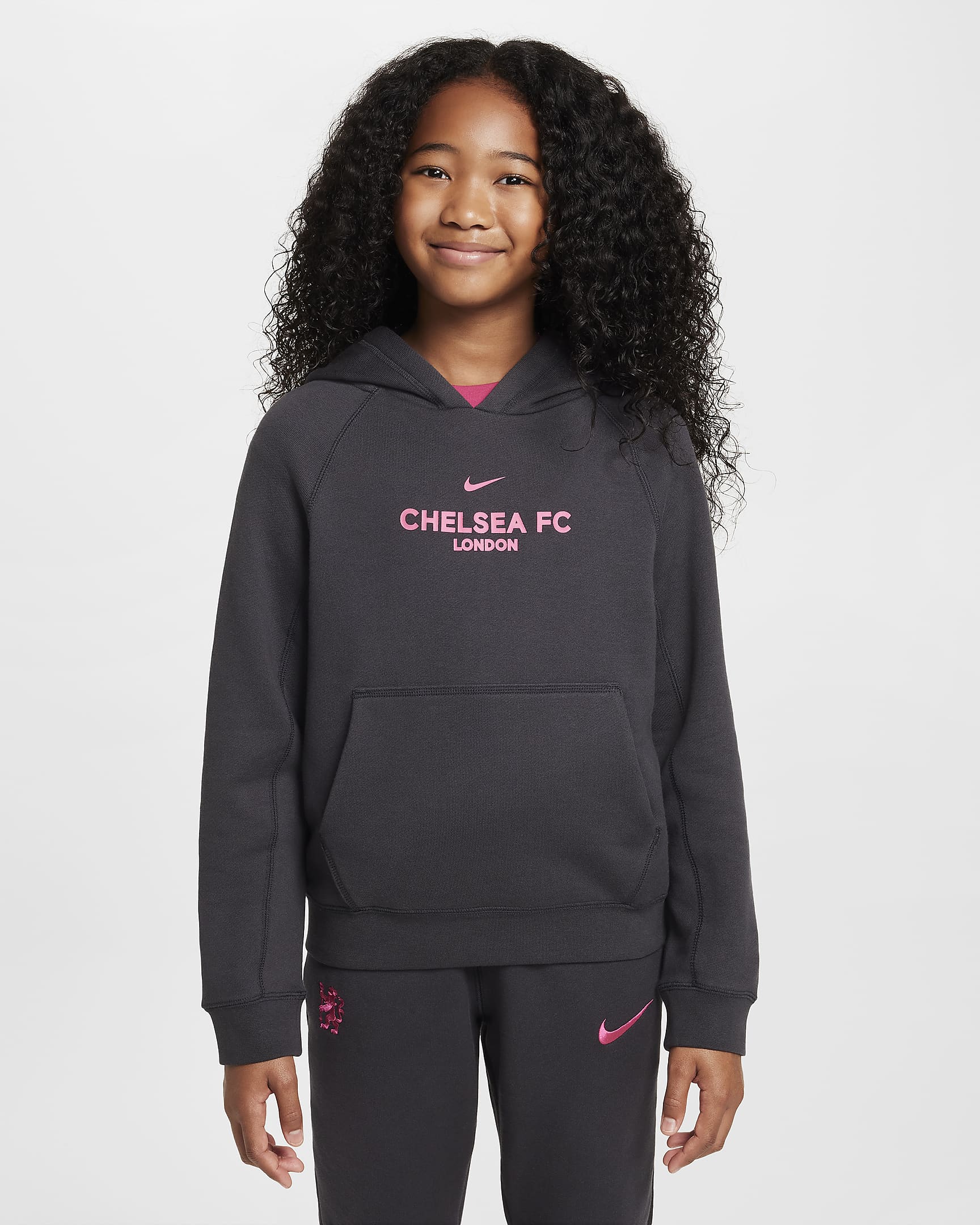 Chelsea F.C. Third Older Kids' Nike Football Pullover Hoodie - Anthracite/Pink Prime