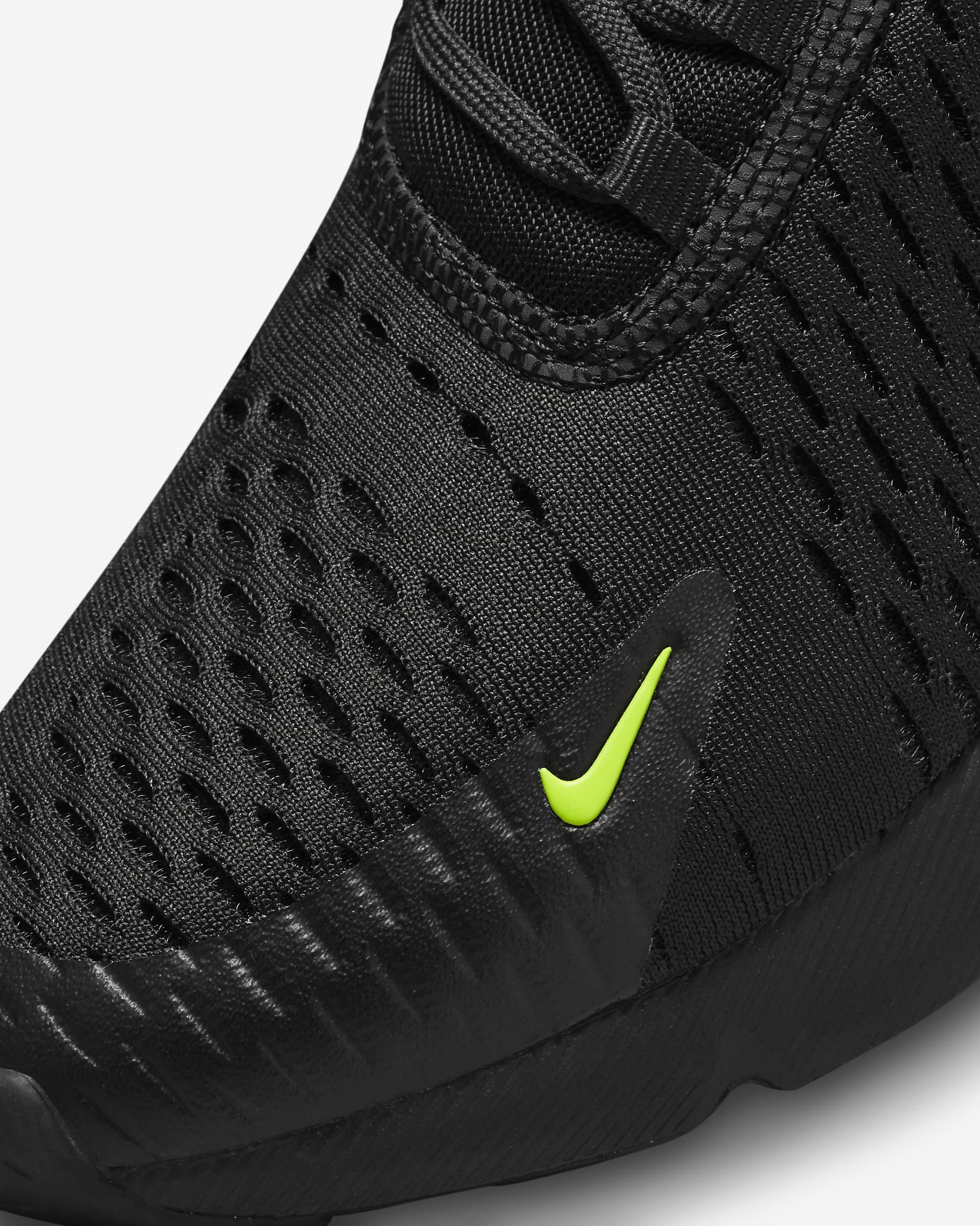 Nike Air Max 270 Older Kids' Shoes. Nike AT