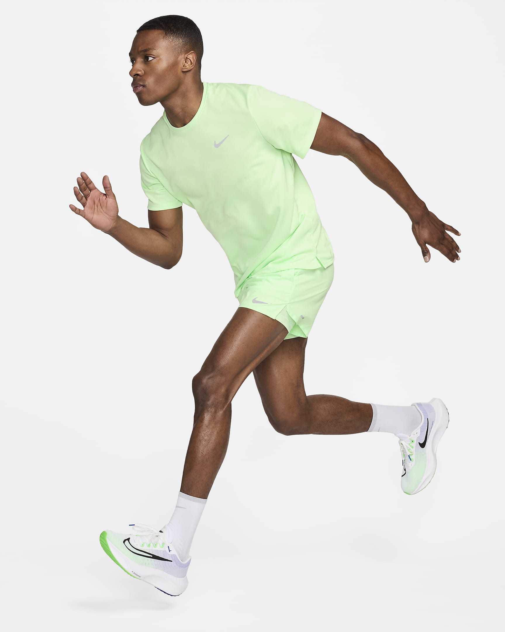 Nike Miler UV hardlooptop met korte mouwen en Dri-FIT voor heren - Vapor Green