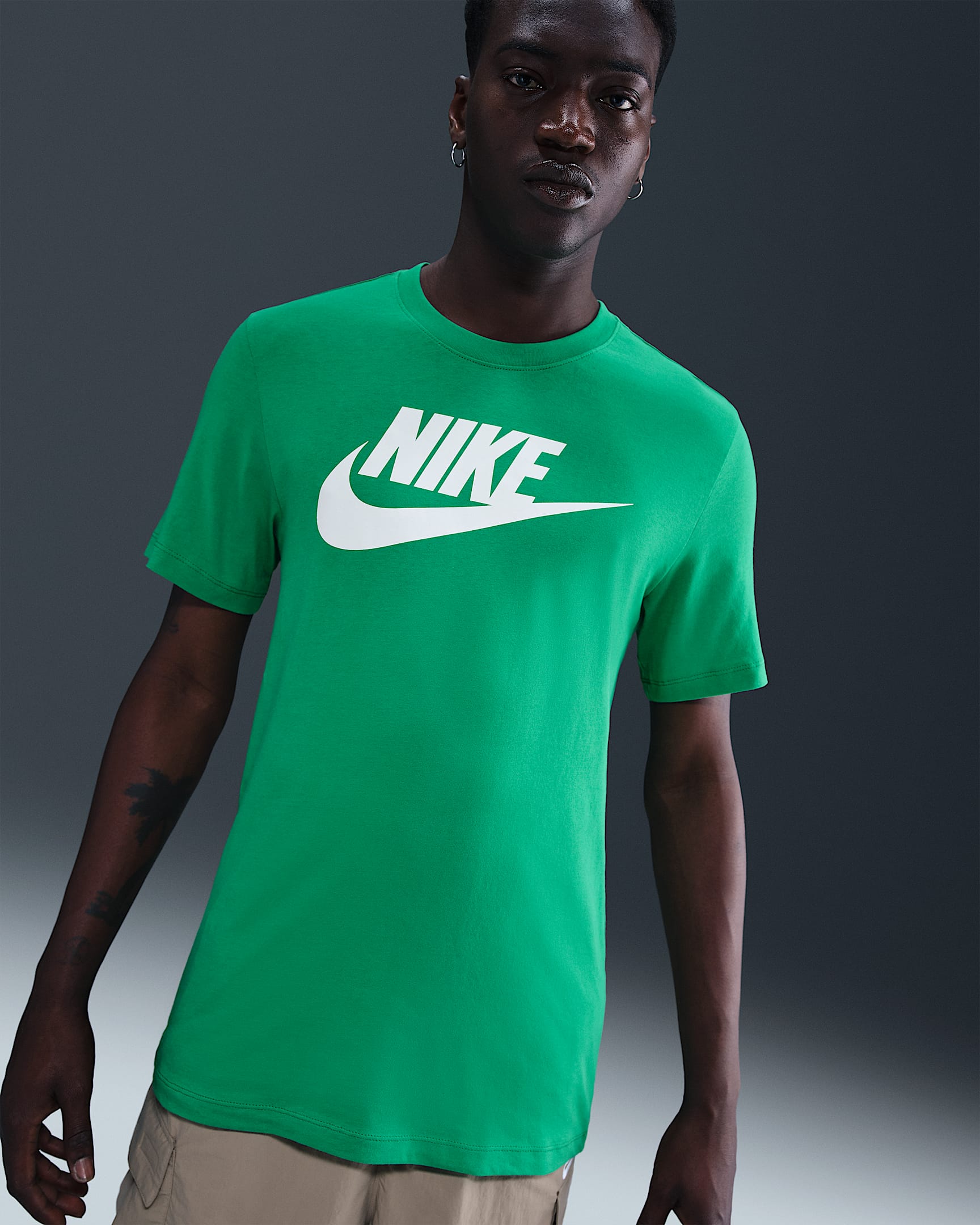 Nike Sportswear Men's T-Shirt - Stadium Green