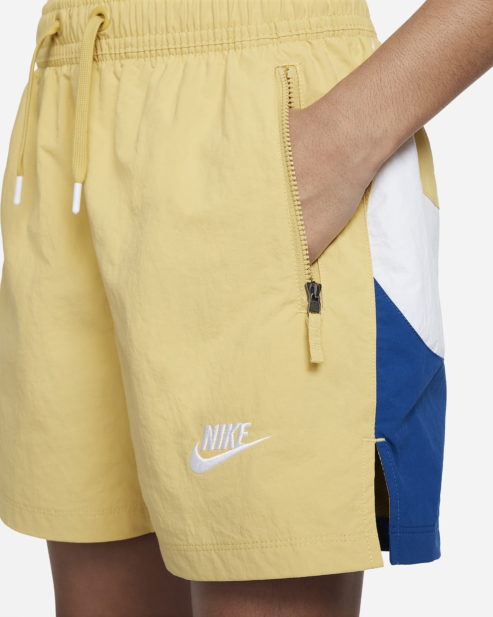 Nike Sportswear Amplify Older Kids' Woven Shorts - Saturn Gold/Court Blue/White