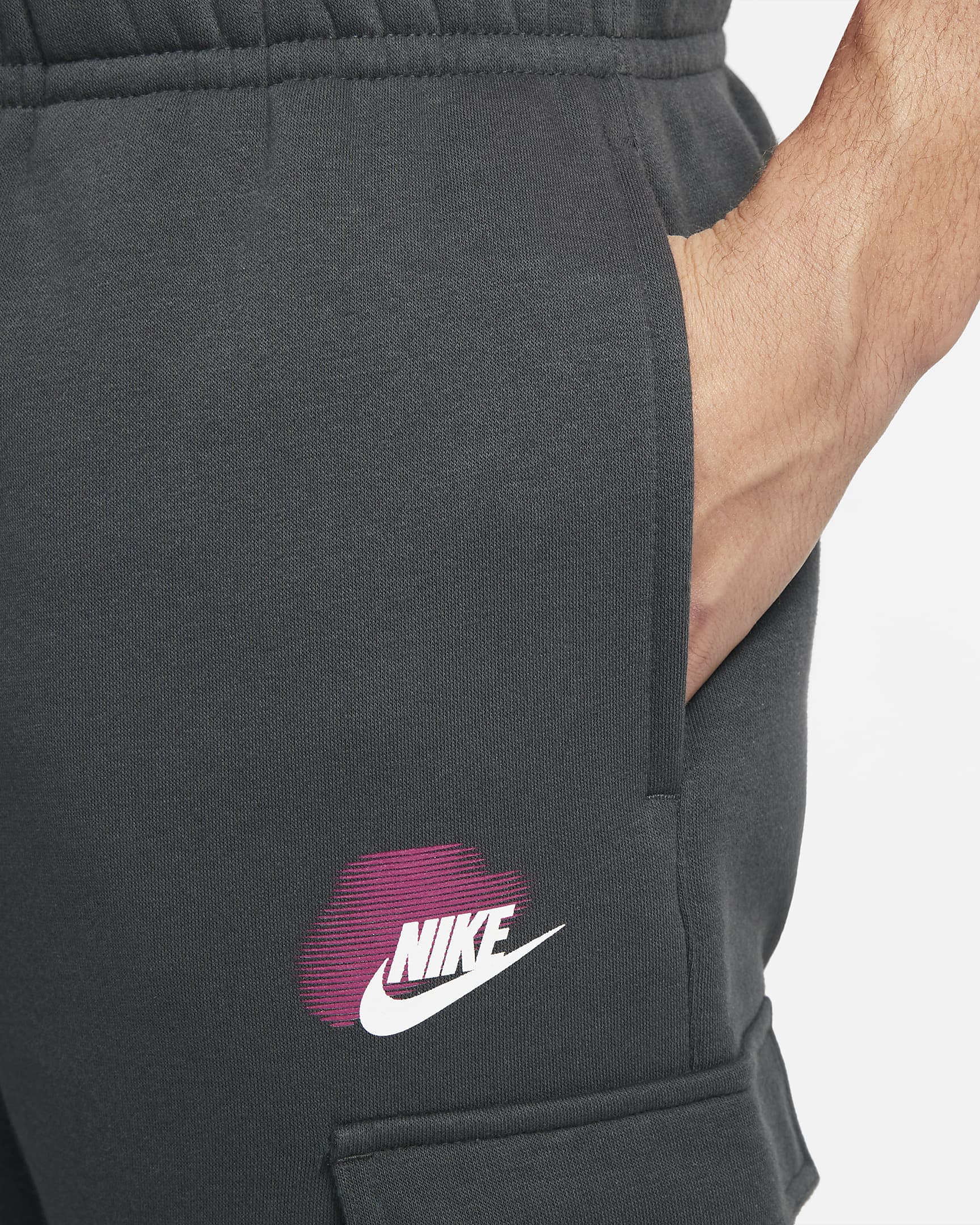 Nike Sportswear Standard Issue Men's Cargo Trousers. Nike LU