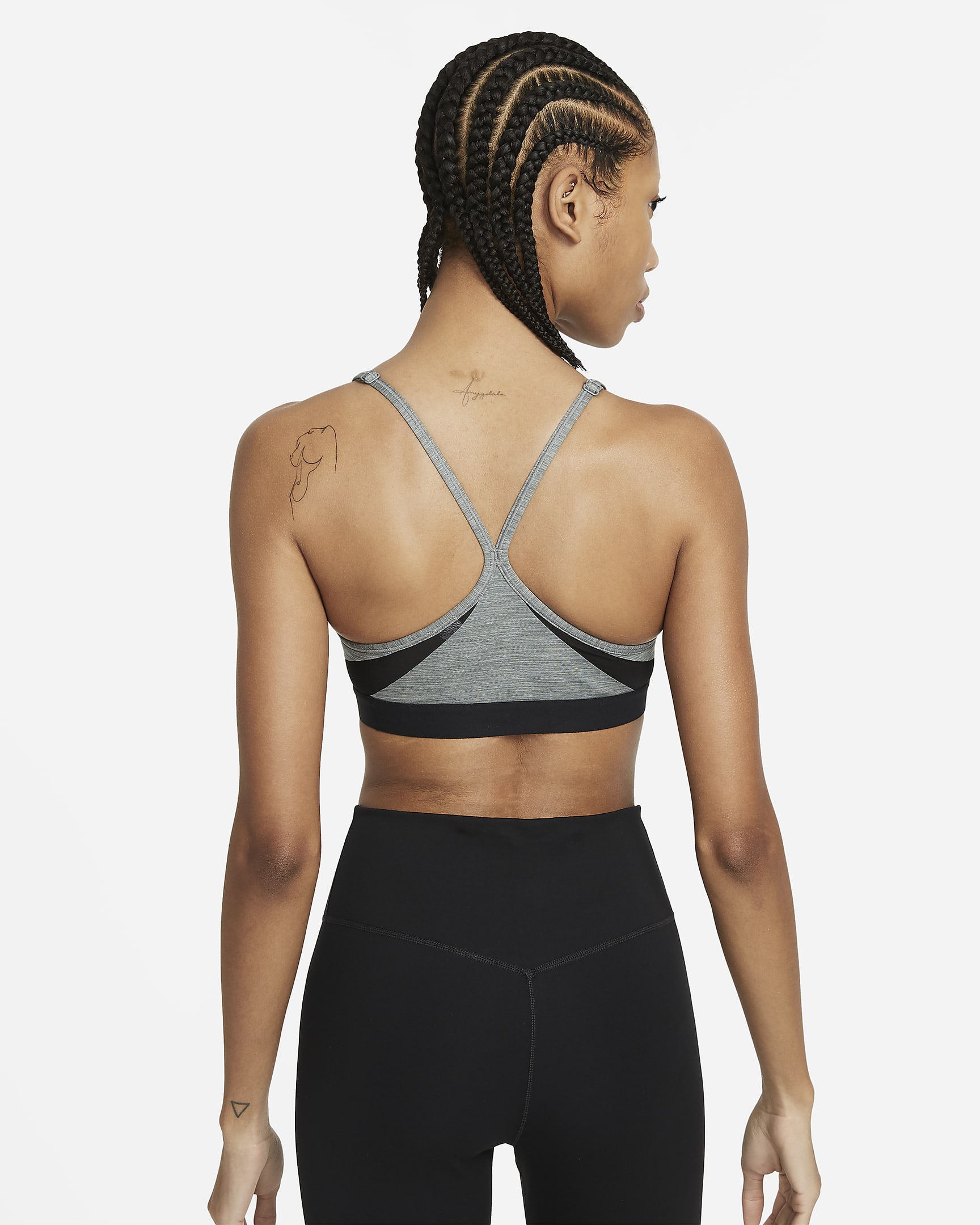 Bra deportivo de baja sujeción acolchado con cuello en V para mujer Nike Indy - Gris humo/Puro/Negro/Blanco