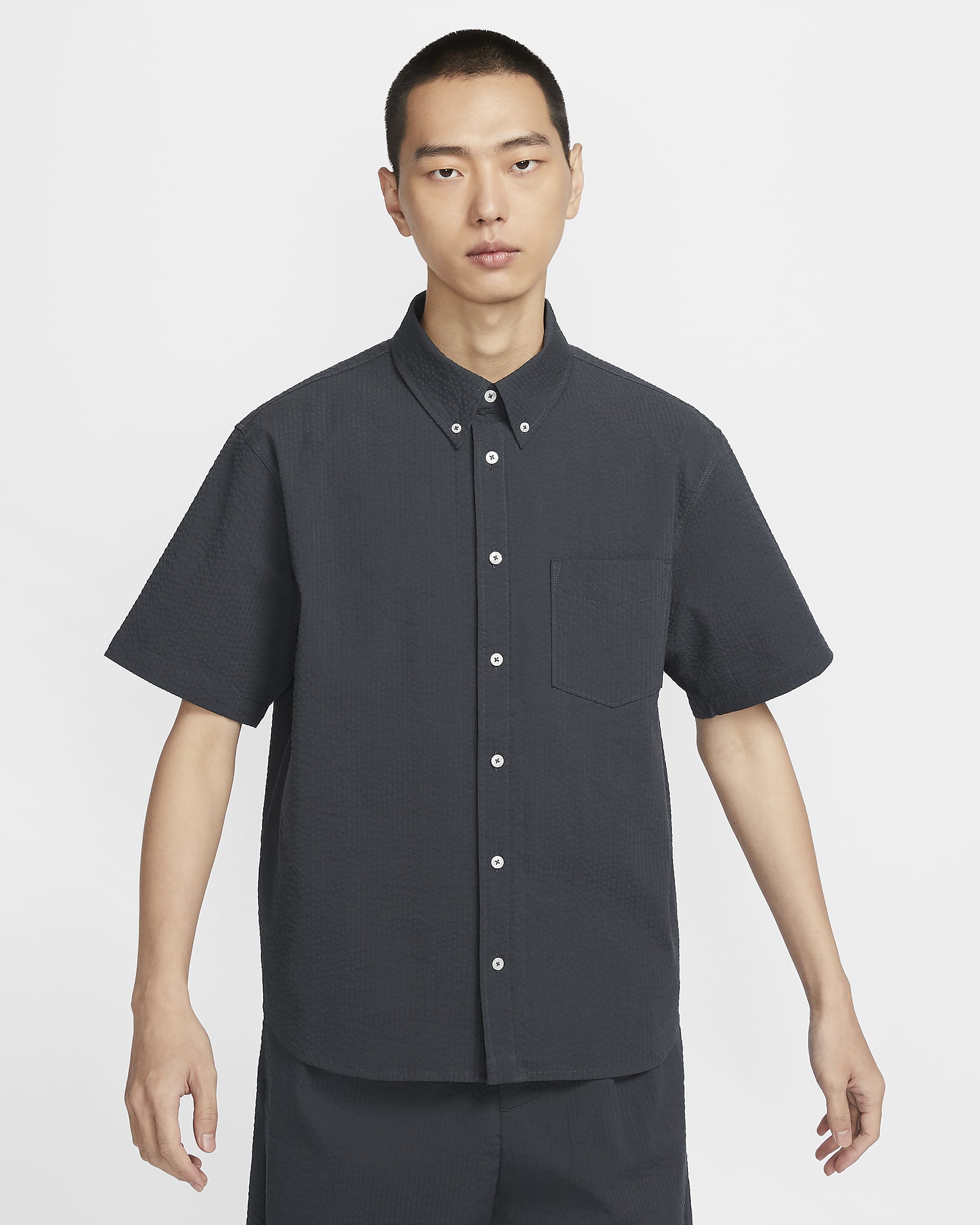 Nike Life Men's Short-Sleeve Seersucker Button-Down Shirt - Anthracite/Anthracite