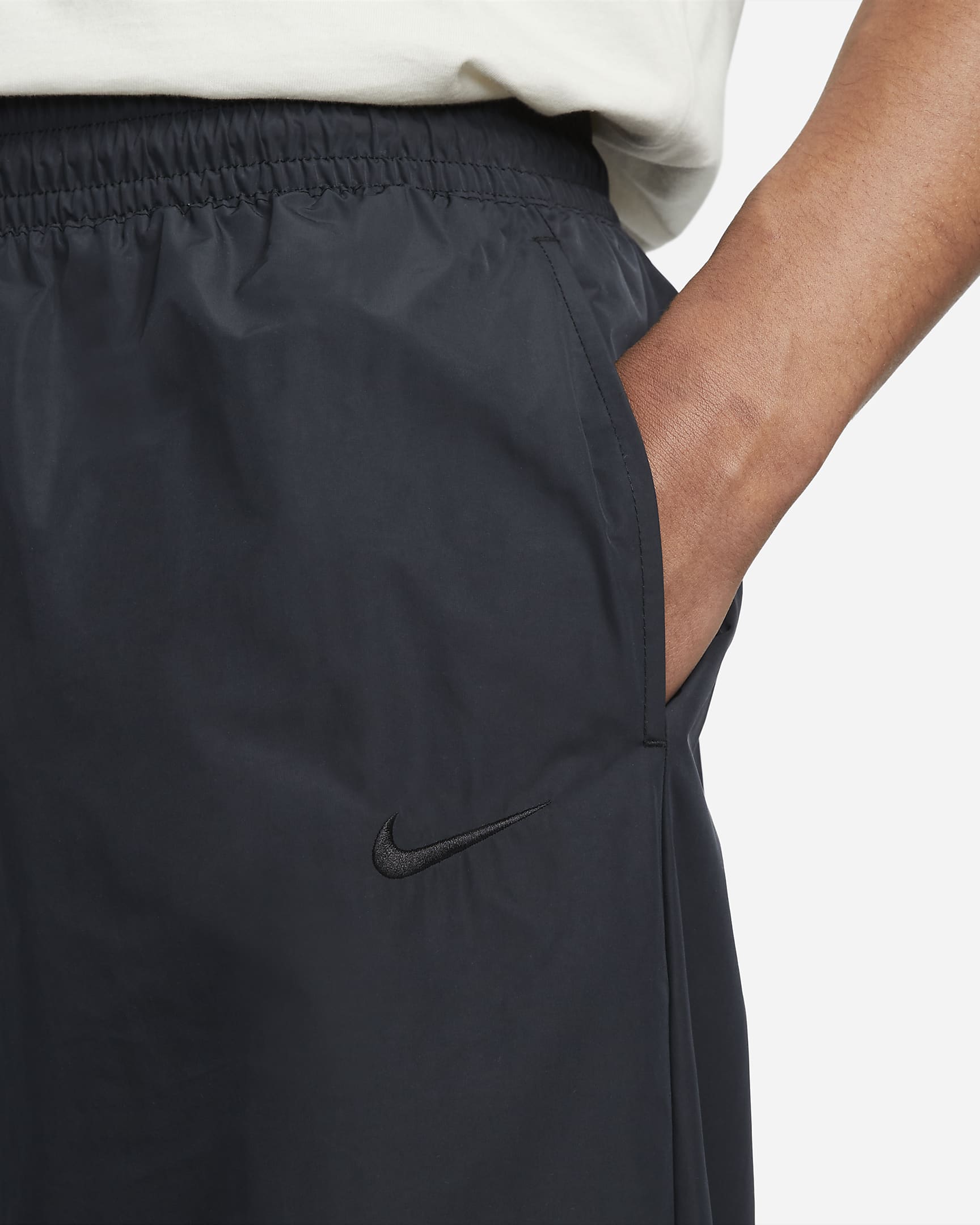 Nike Swoosh Men's Woven Trousers. Nike LU